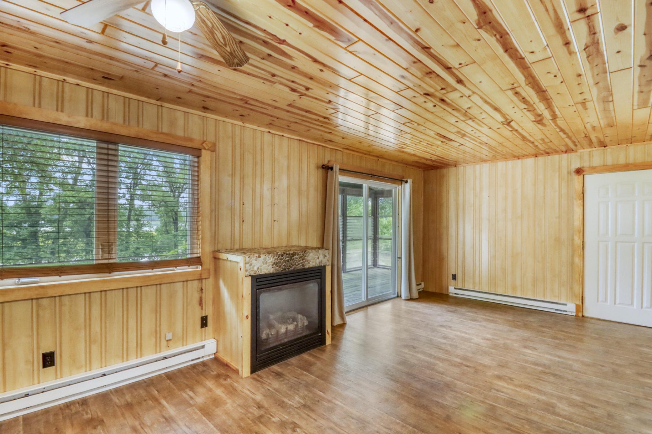 1975 single family home for sale at 32898 Priebs Park Drive in Vergas, MN — 1 bed, 2 bath (photo 16 of 48)