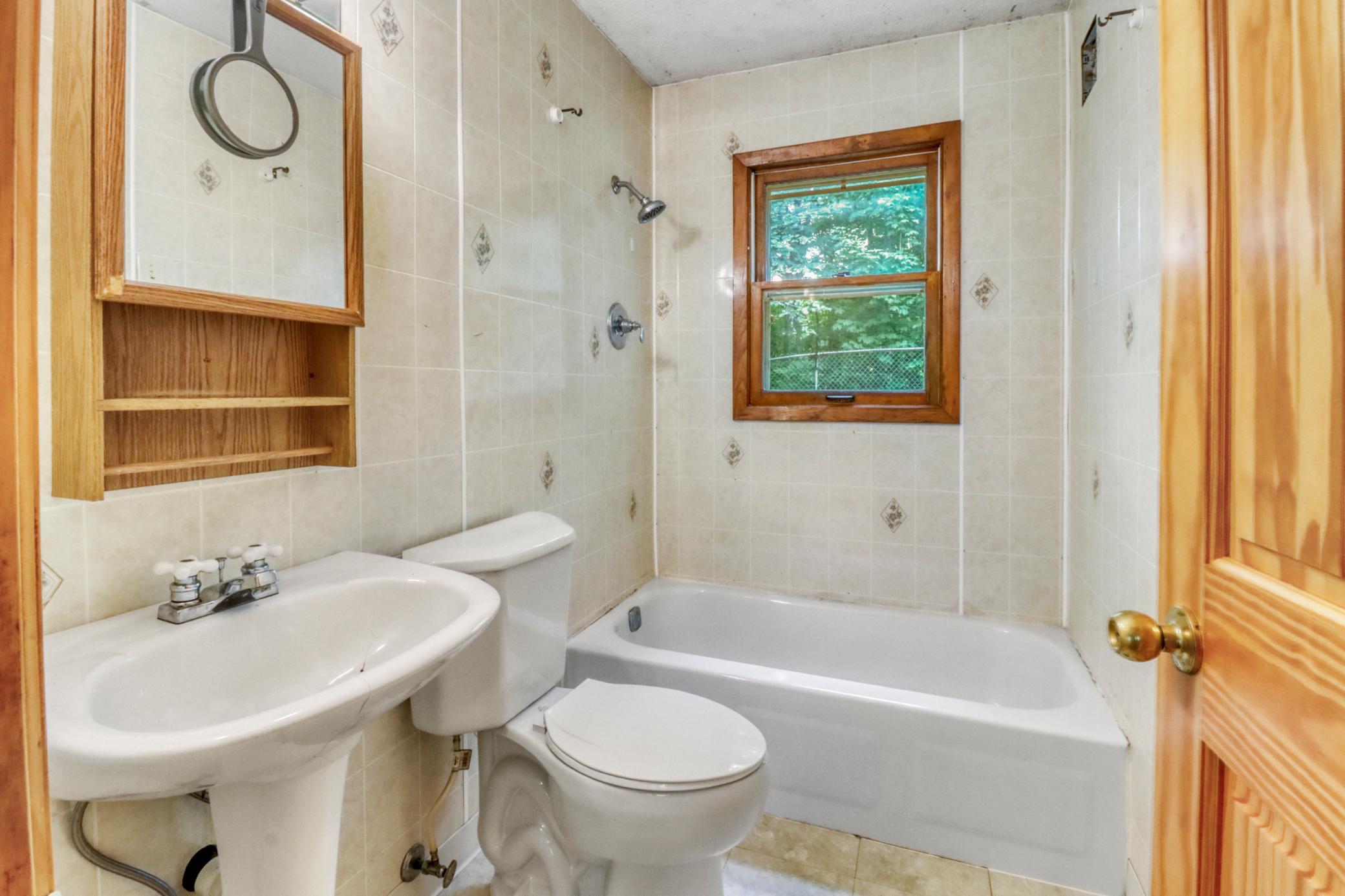 1975 single family home for sale at 32898 Priebs Park Drive in Vergas, MN — 1 bed, 2 bath (photo 20 of 48)