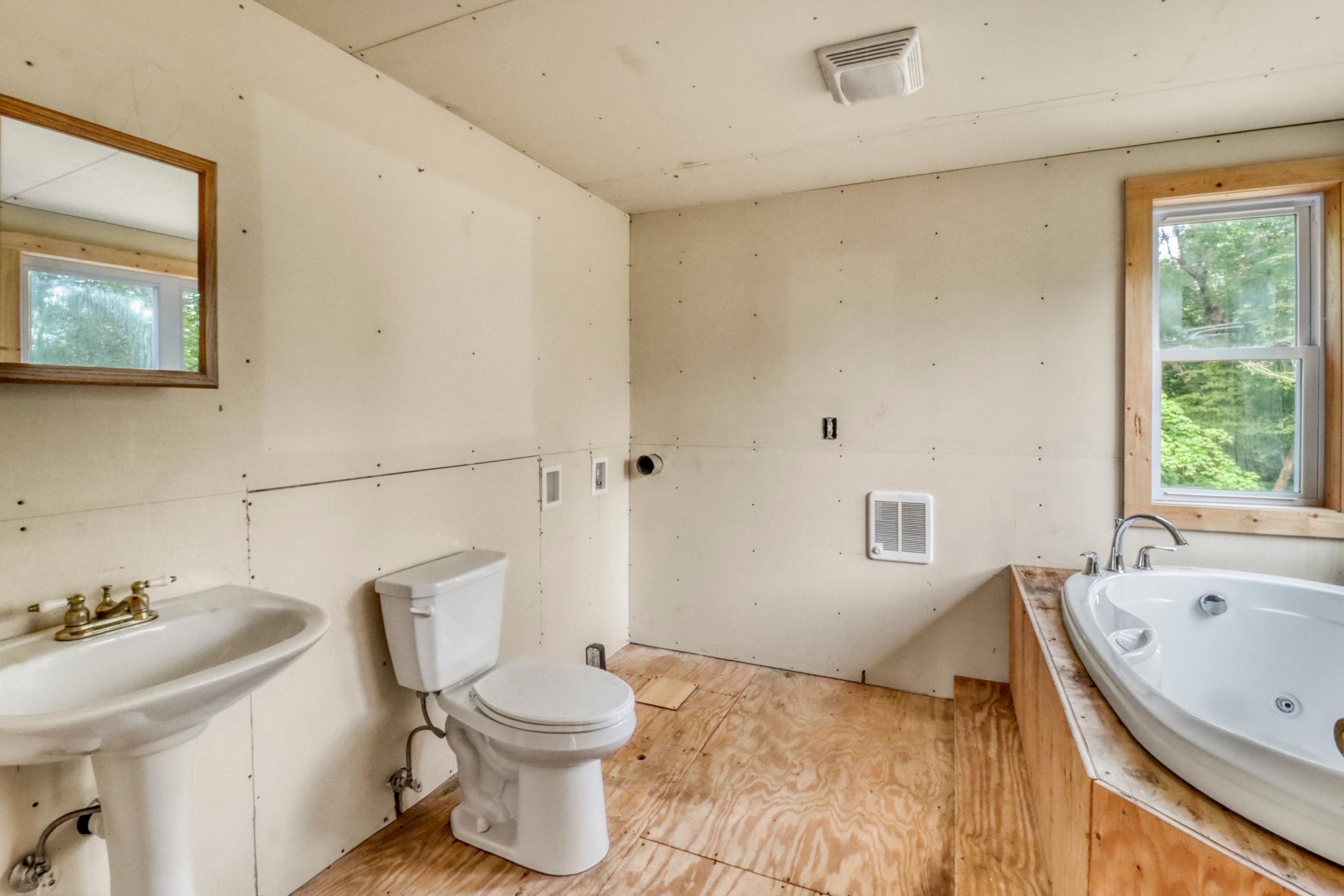 1975 single family home for sale at 32898 Priebs Park Drive in Vergas, MN — 1 bed, 2 bath (photo 31 of 48)