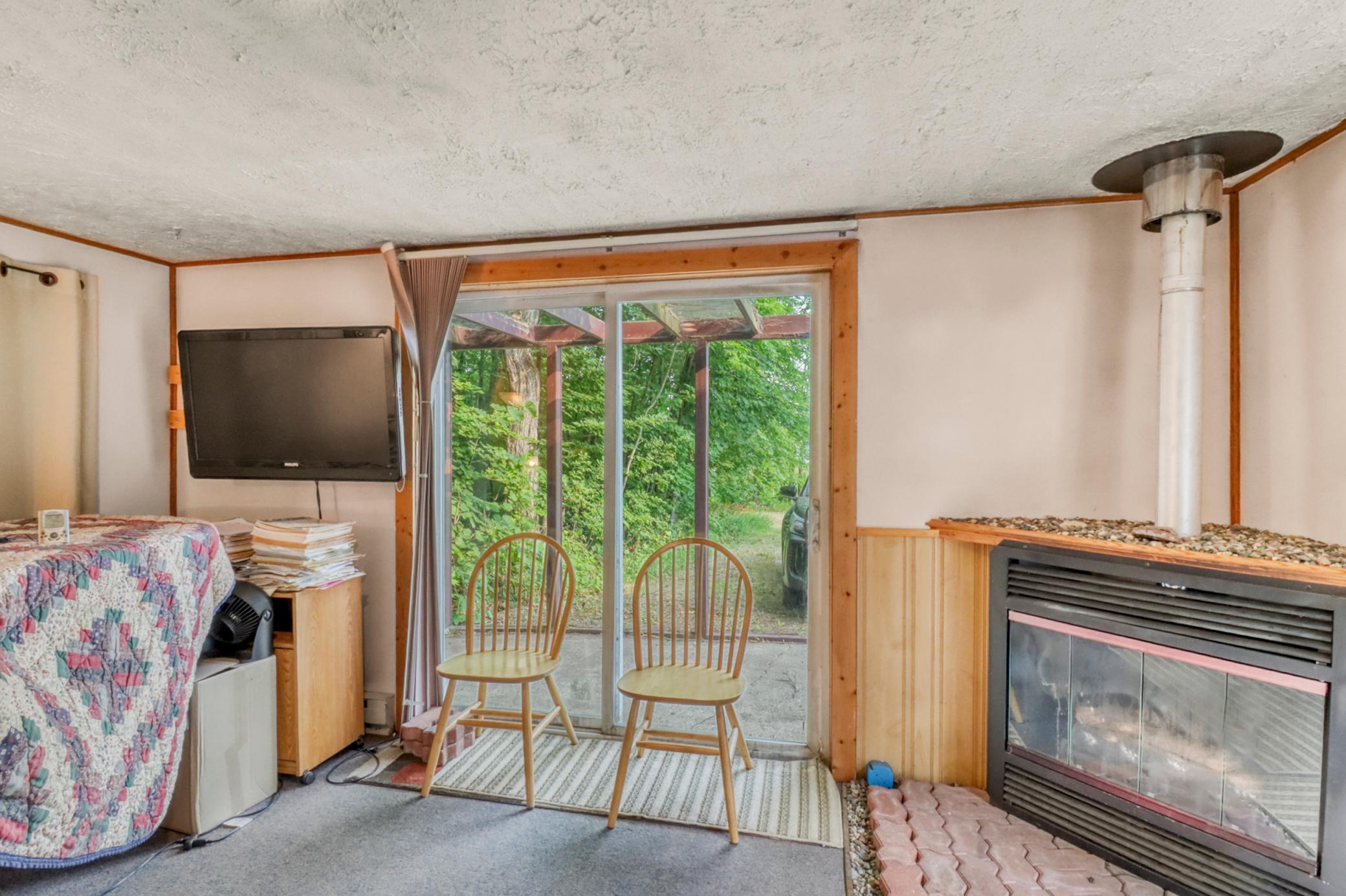 1975 single family home for sale at 32898 Priebs Park Drive in Vergas, MN — 1 bed, 2 bath (photo 42 of 48)