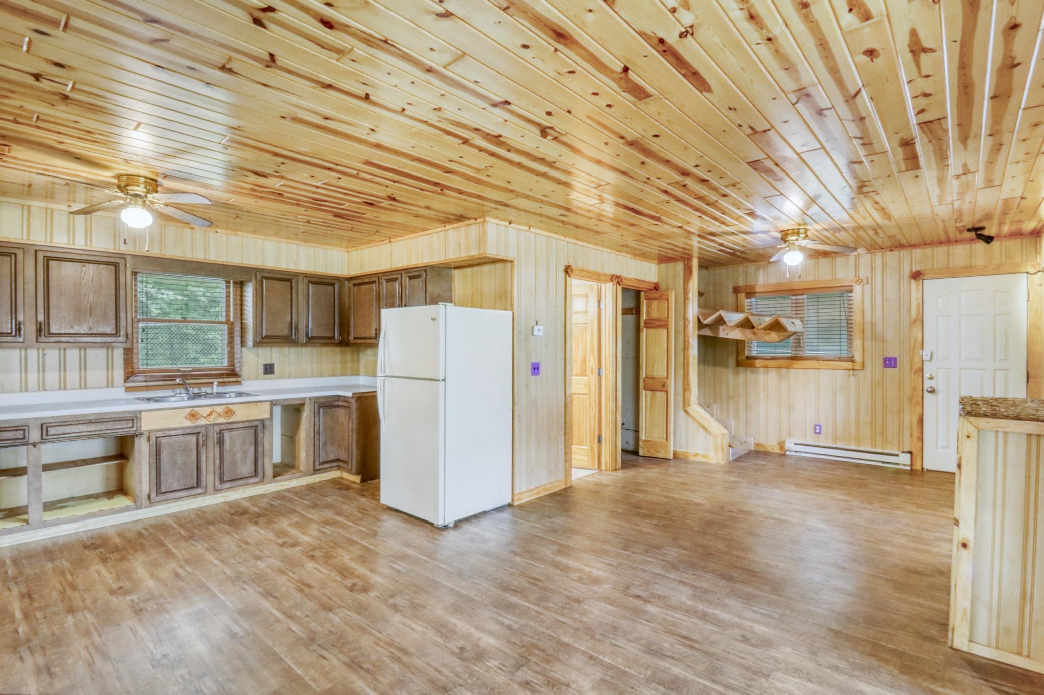 1975 single family home for sale at 32898 Priebs Park Drive in Vergas, MN — 1 bed, 2 bath (photo 9 of 48)