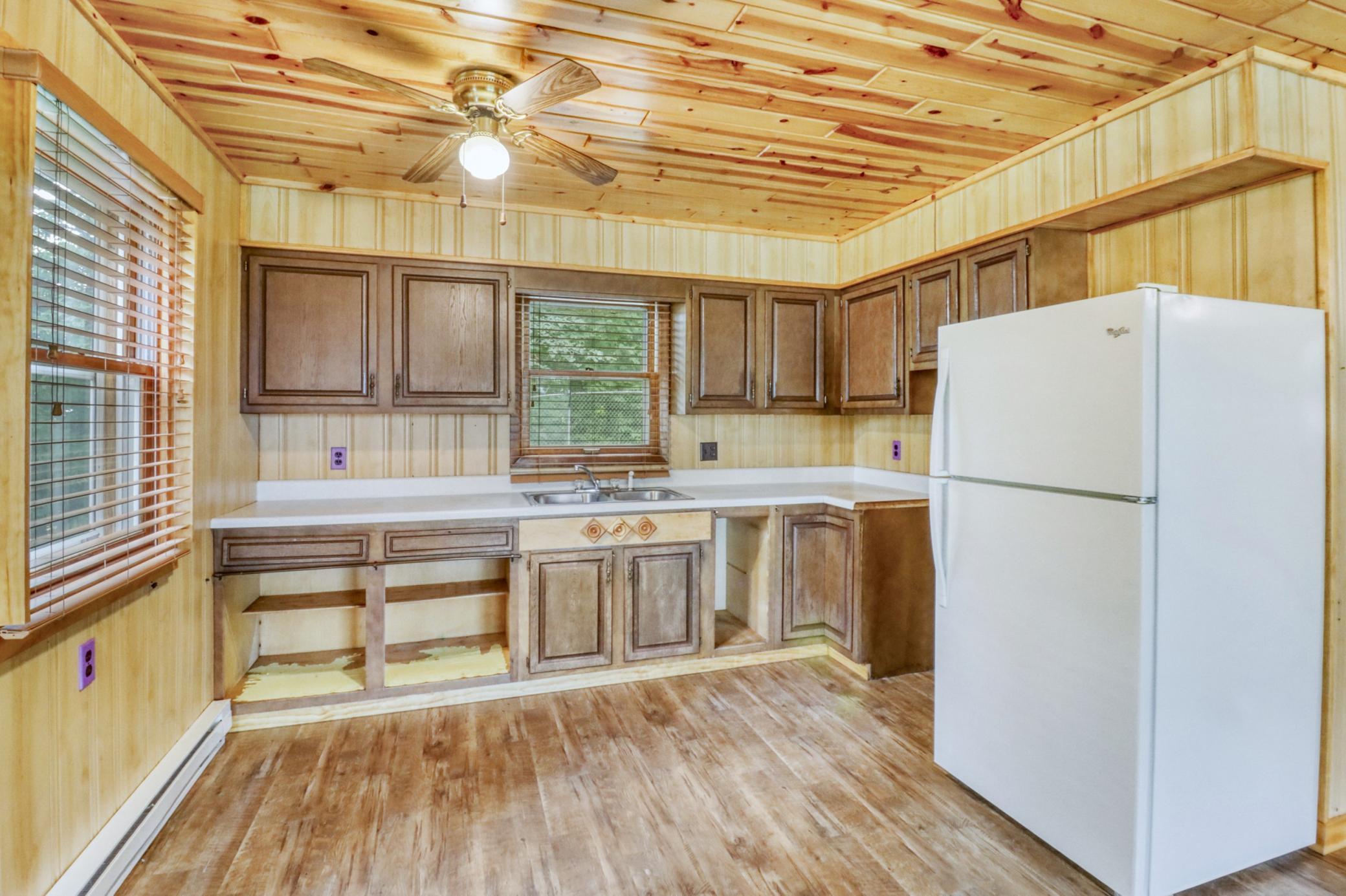 1975 single family home for sale at 32898 Priebs Park Drive in Vergas, MN — 1 bed, 2 bath (photo 10 of 48)