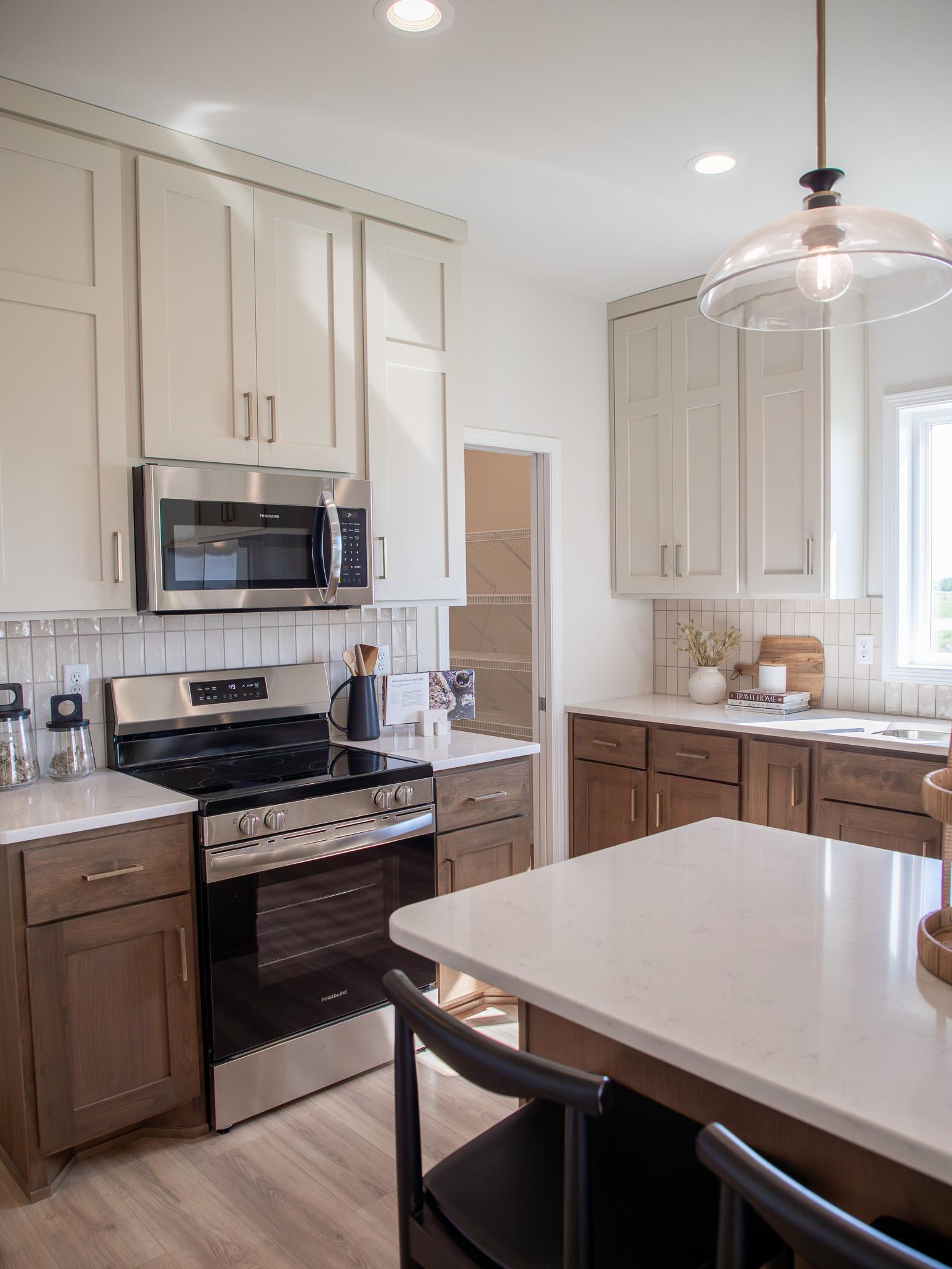 311 Lionheart Drive, Horace ND 58047 - Photo 4 of 27