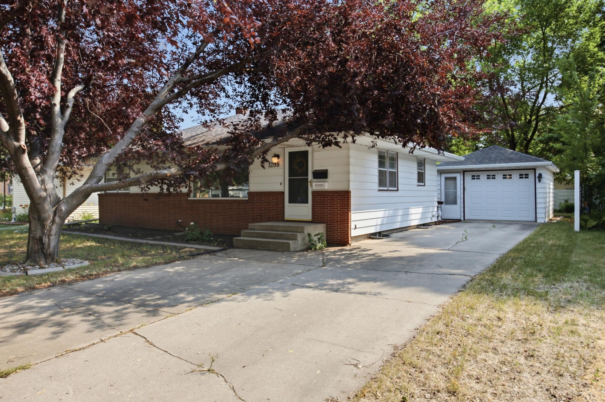 1208 18th Street S, Moorhead MN 56560 - Photo 2 of 39