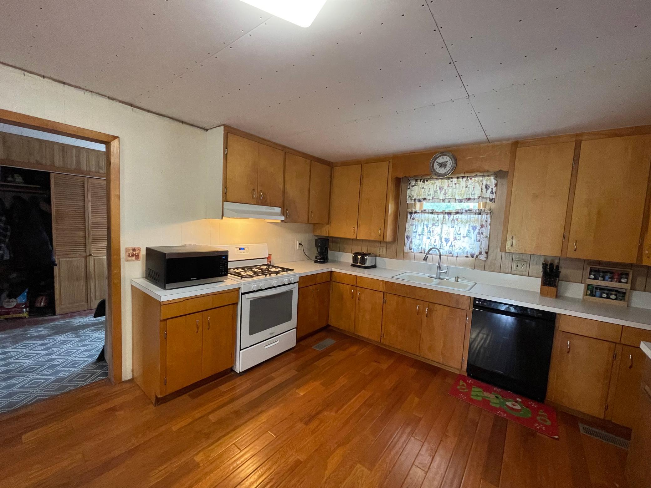 1970 single family home for sale at 1723 Scenic Highway NE in Pennington, MN — 3 bed, 2 bath (photo 30 of 46)