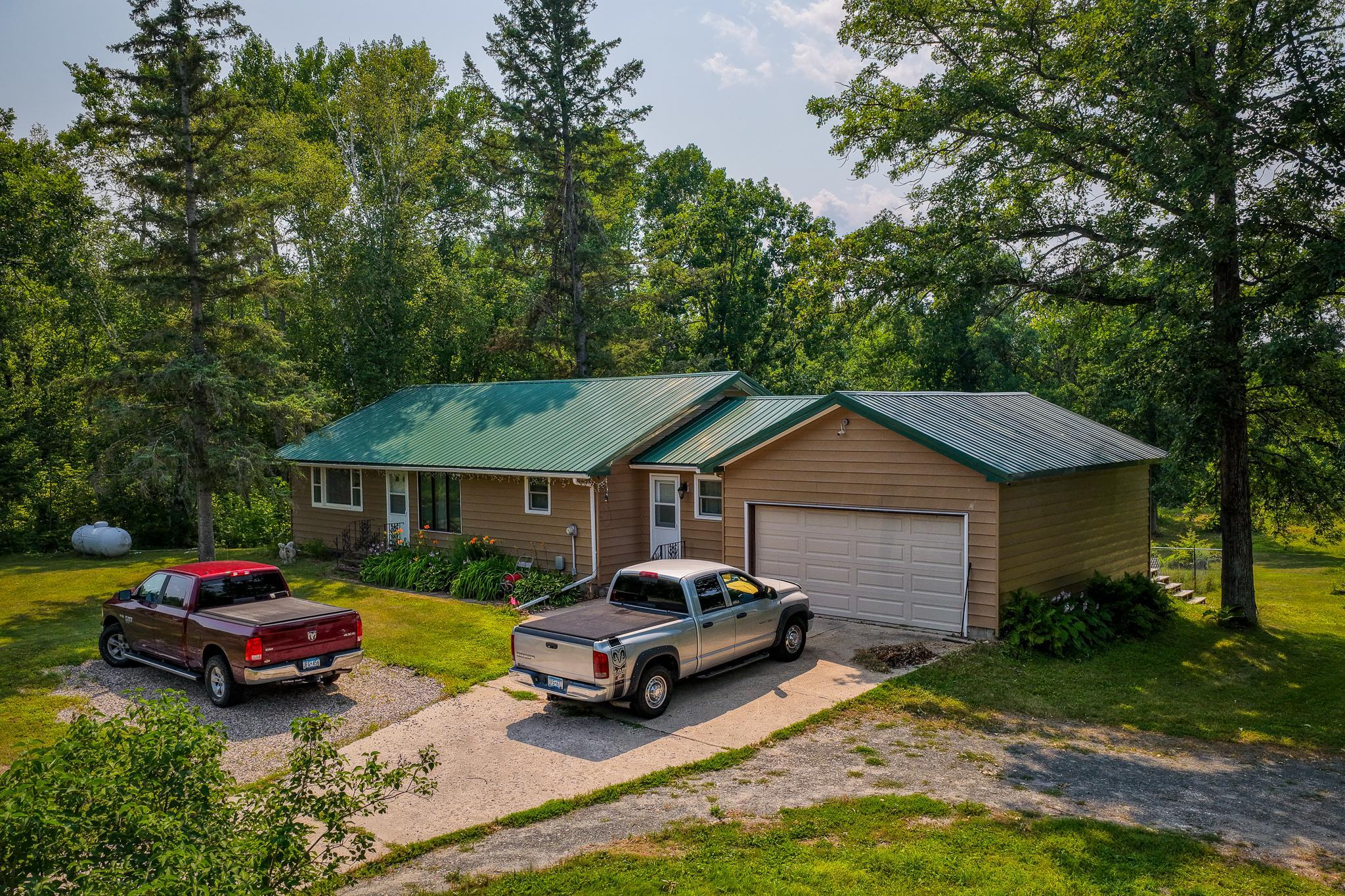 1970 single family home for sale at 1723 Scenic Highway NE in Pennington, MN — 3 bed, 2 bath (photo 5 of 46)