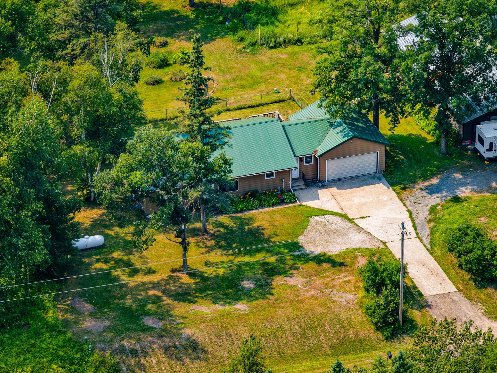 1970 single family home for sale at 1723 Scenic Highway NE in Pennington, MN — 3 bed, 2 bath (photo 6 of 46)