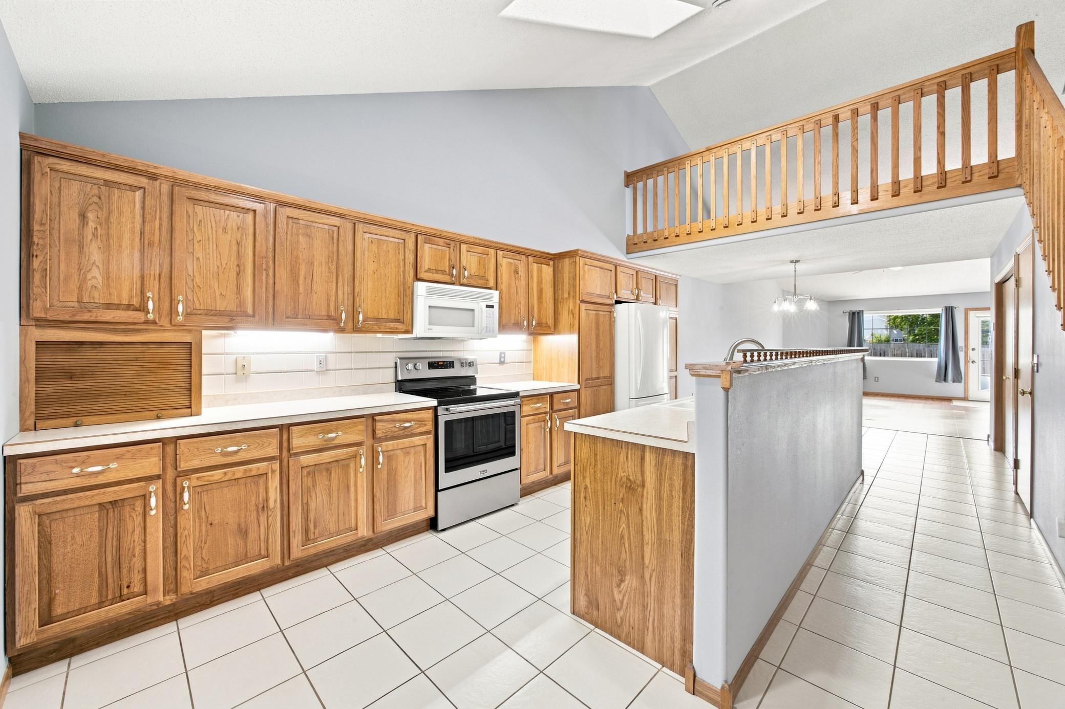 843 12 1/2 Avenue W, West Fargo ND 58078 - Photo 5 of 24