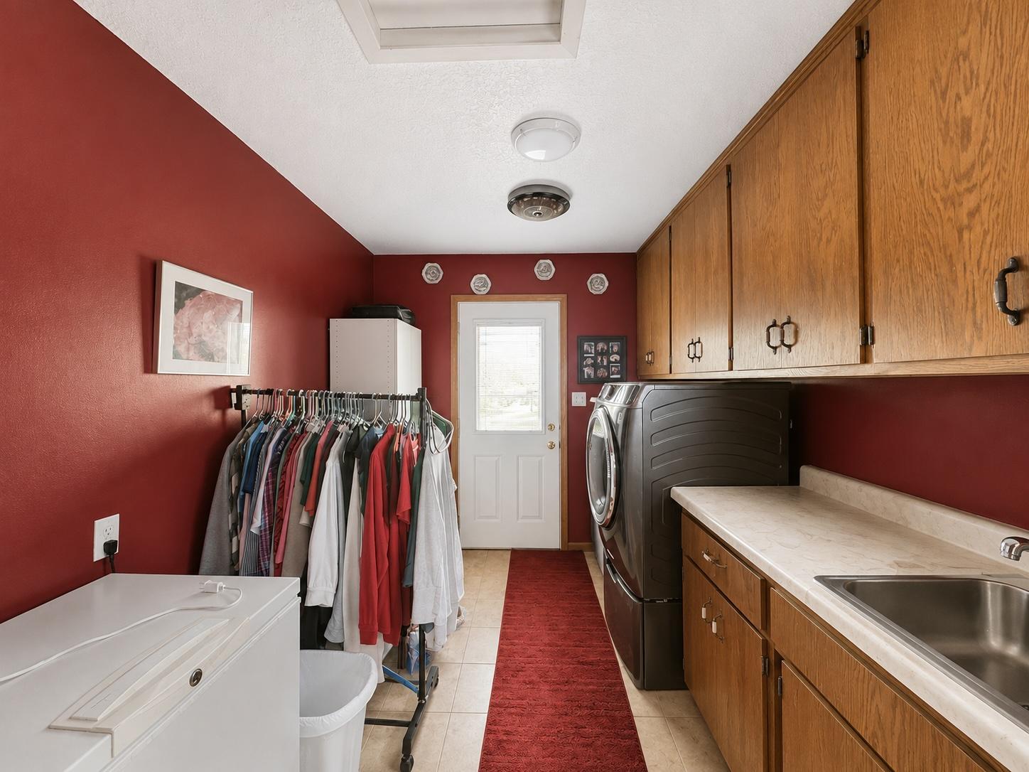 325 2nd Street NW, Hillsboro ND 58045 - Photo 13 of 22