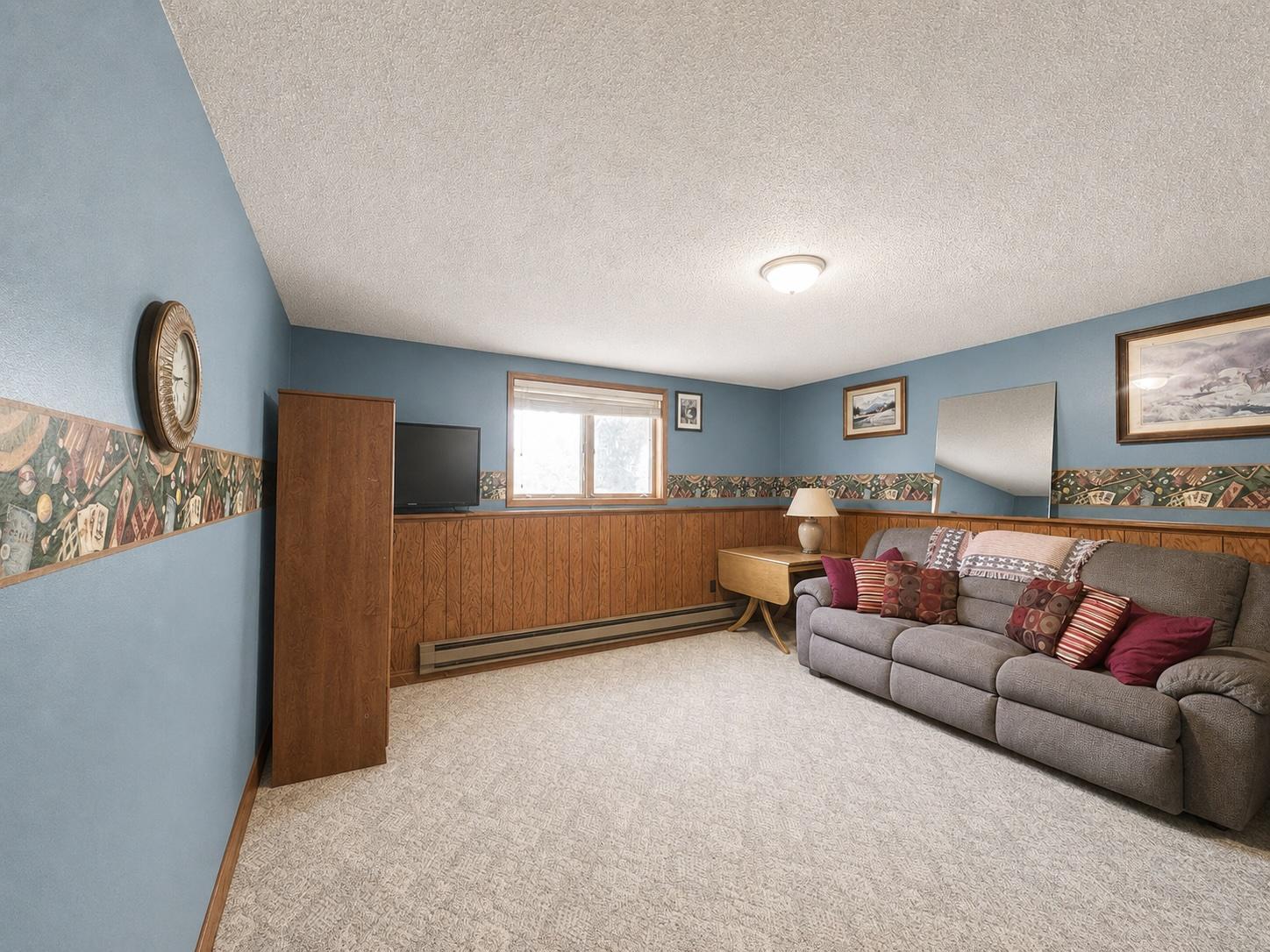 325 2nd Street NW, Hillsboro ND 58045 - Photo 16 of 22