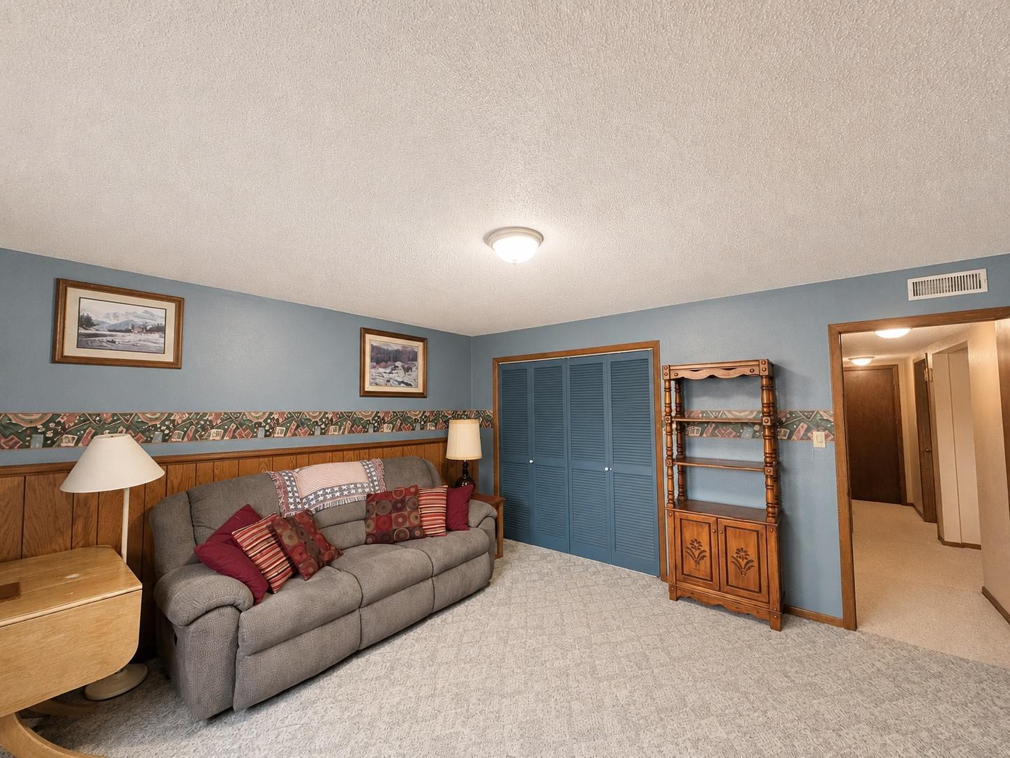 325 2nd Street NW, Hillsboro ND 58045 - Photo 17 of 22