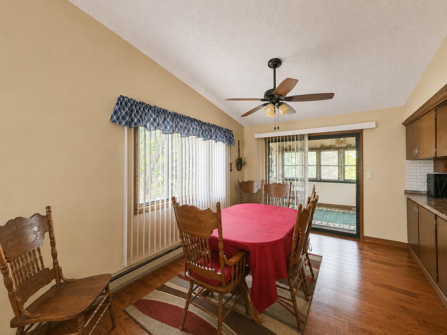 325 2nd Street NW, Hillsboro ND 58045 - Photo 7 of 22