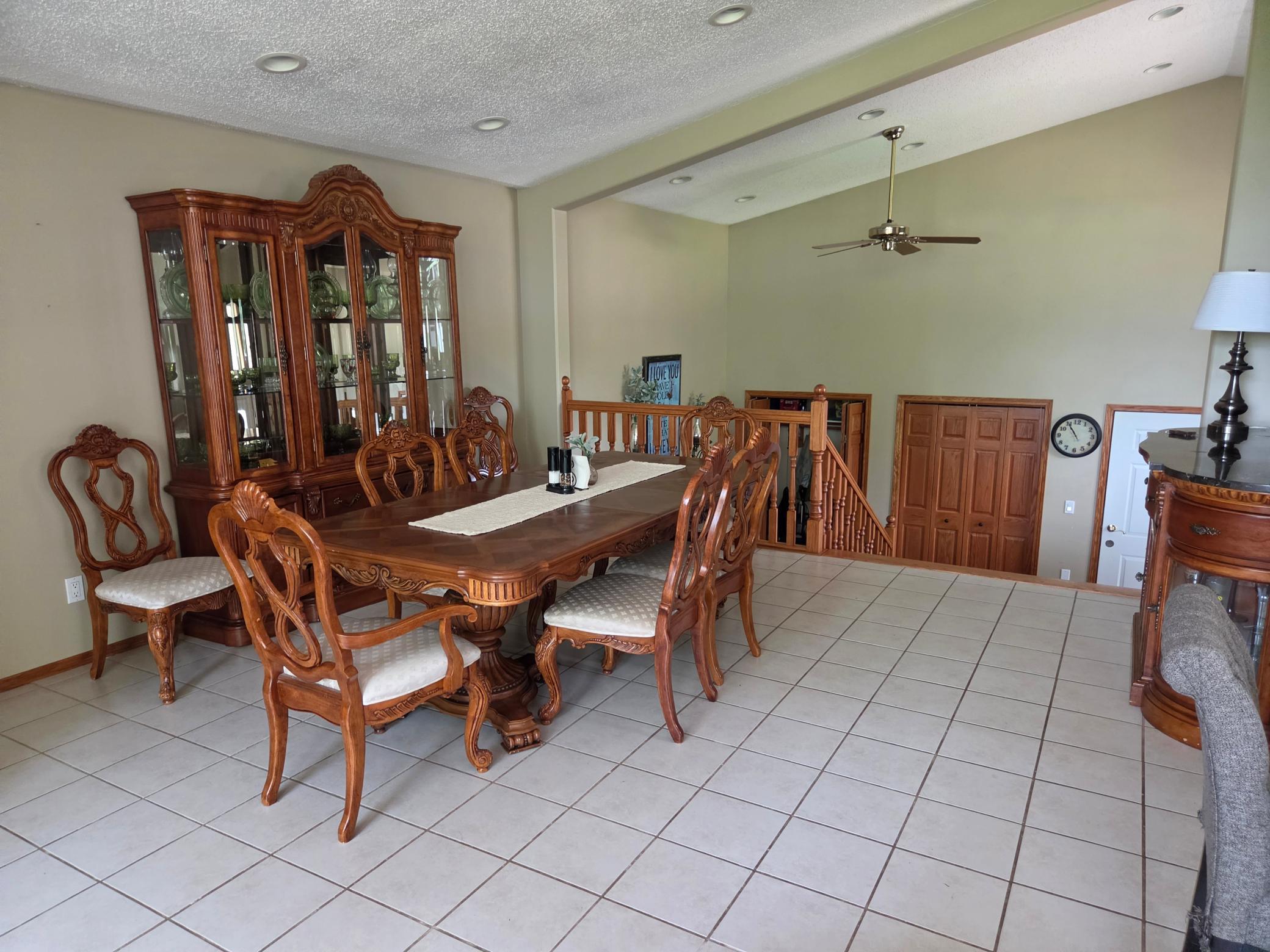 2001 single family home for sale at 1872 State Highway 11 SE in Baudette, MN — 5 bed, 3 bath (photo 12 of 24)