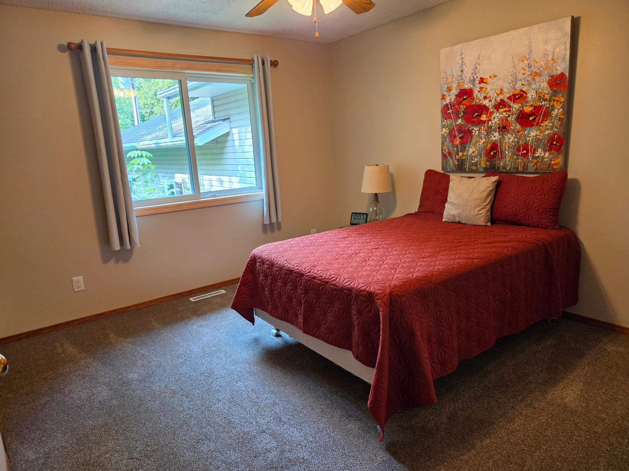 2001 single family home for sale at 1872 State Highway 11 SE in Baudette, MN — 5 bed, 3 bath (photo 18 of 24)