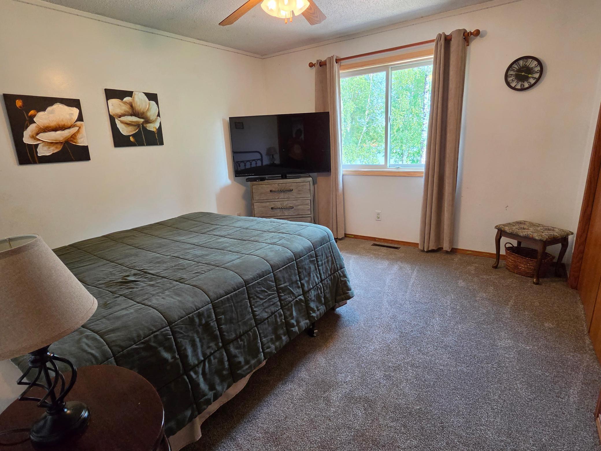 2001 single family home for sale at 1872 State Highway 11 SE in Baudette, MN — 5 bed, 3 bath (photo 19 of 24)