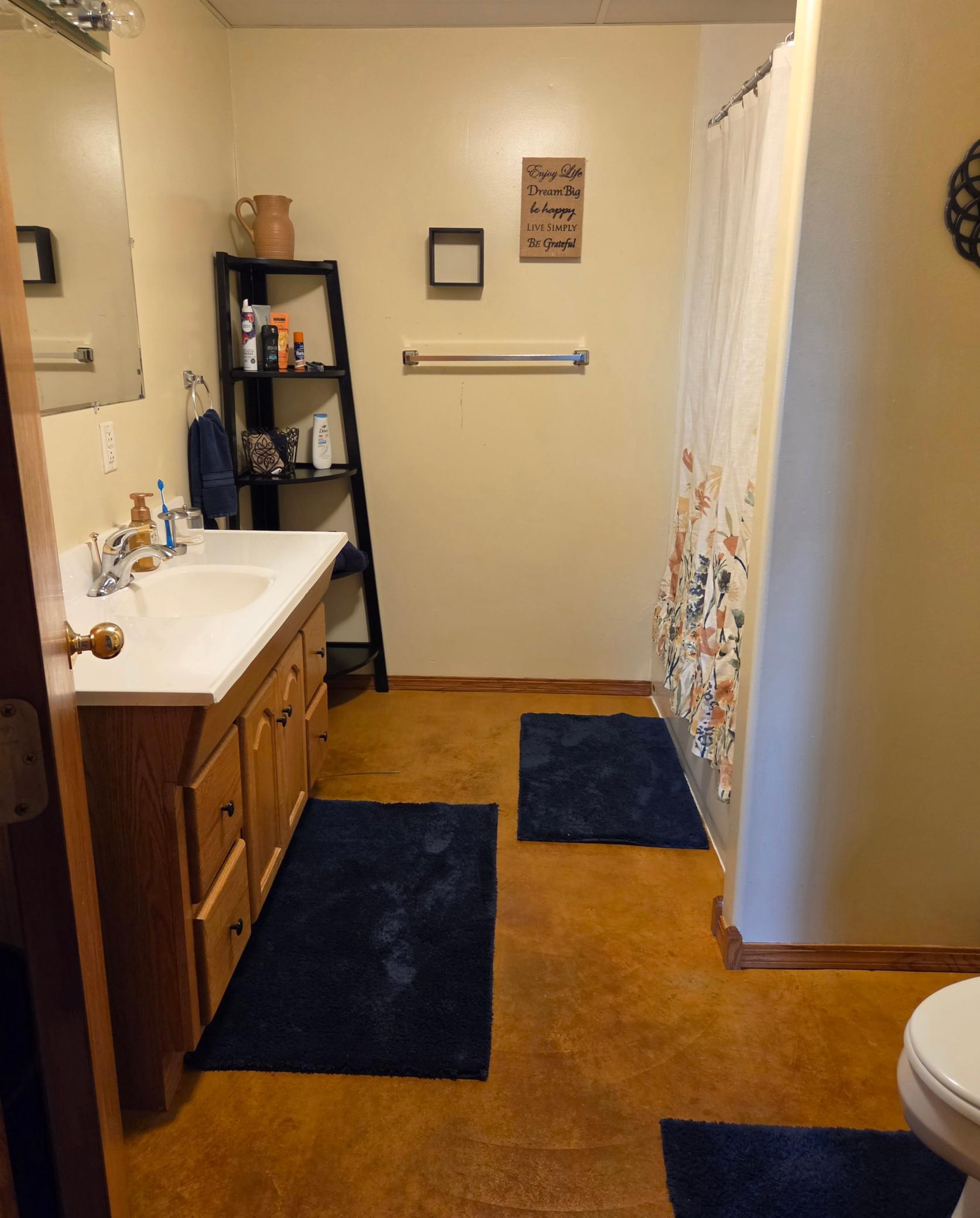 2001 single family home for sale at 1872 State Highway 11 SE in Baudette, MN — 5 bed, 3 bath (photo 22 of 24)