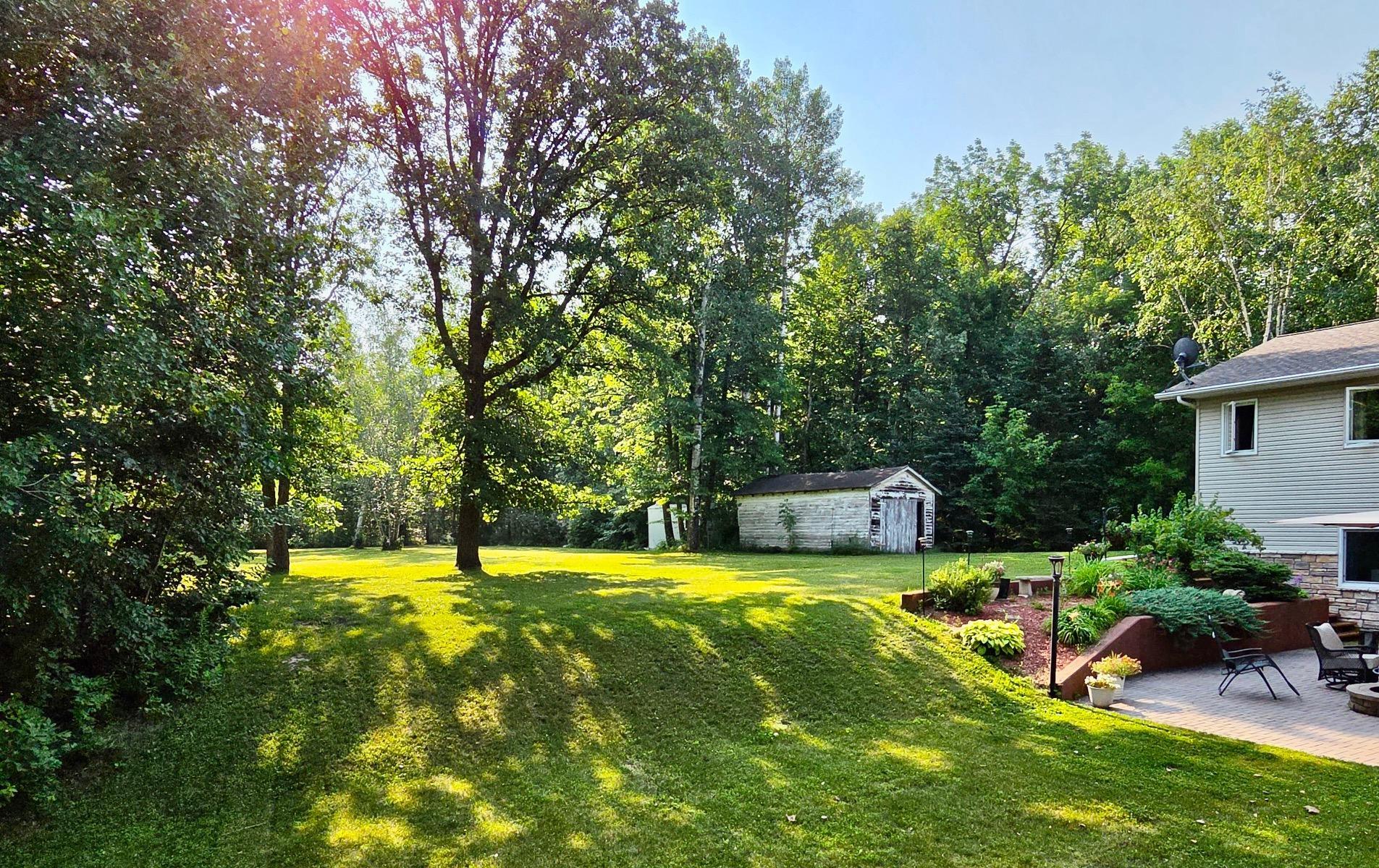 2001 single family home for sale at 1872 State Highway 11 SE in Baudette, MN — 5 bed, 3 bath (photo 6 of 24)