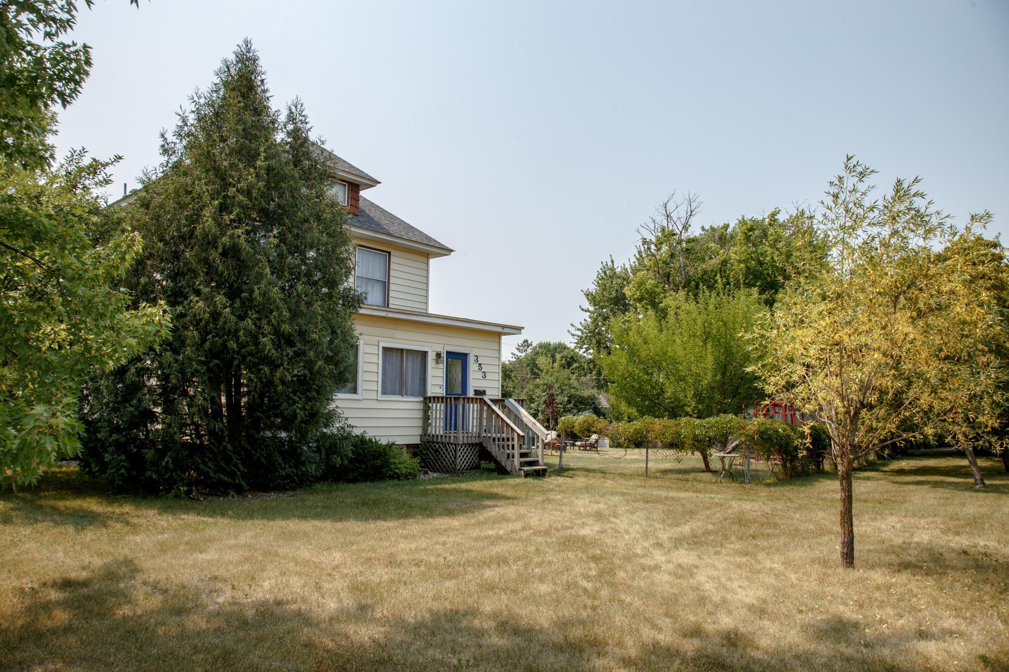 1910 single family home for sale at 353 Willow Street E in Detroit Lakes, MN — 4 bed, 2 bath (photo 36 of 37)