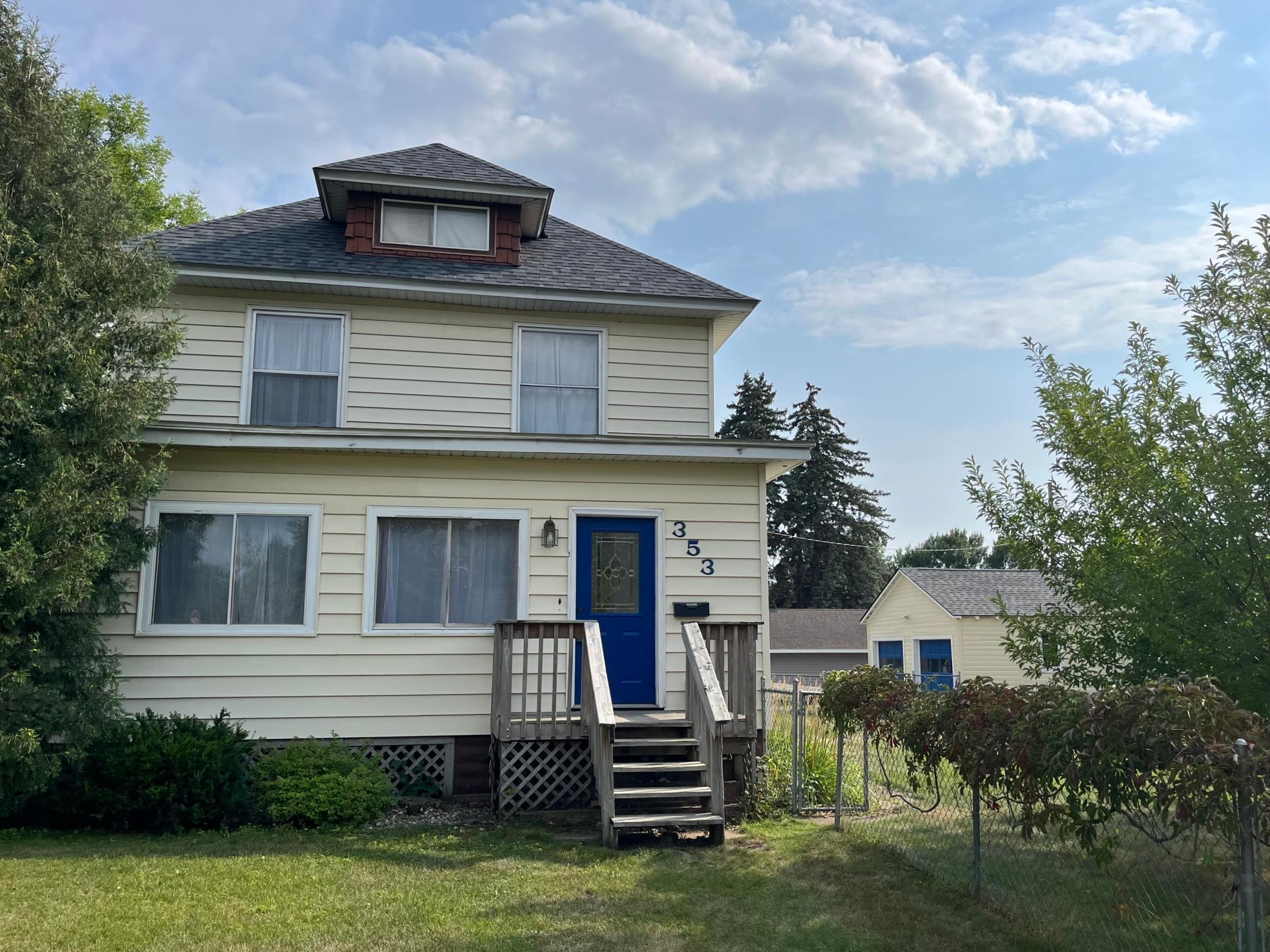 1910 single family home for sale at 353 Willow Street E in Detroit Lakes, MN — 4 bed, 2 bath