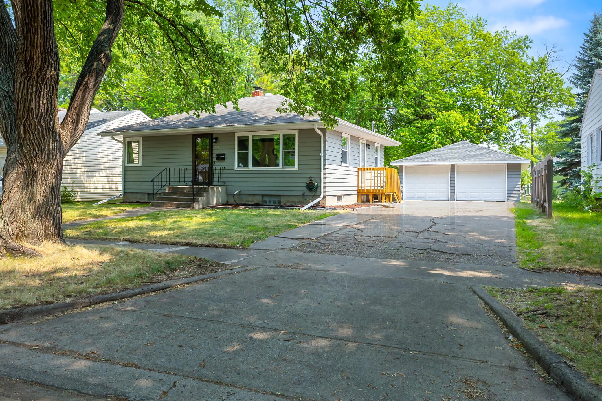 1124 10 1/2 Street N, Moorhead MN 56560 - Photo 2 of 28