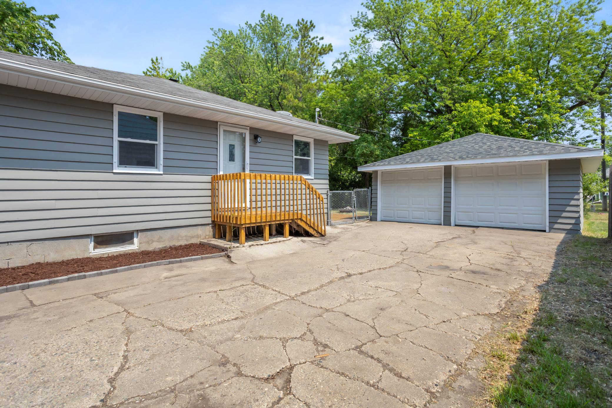 1124 10 1/2 Street N, Moorhead MN 56560 - Photo 3 of 28