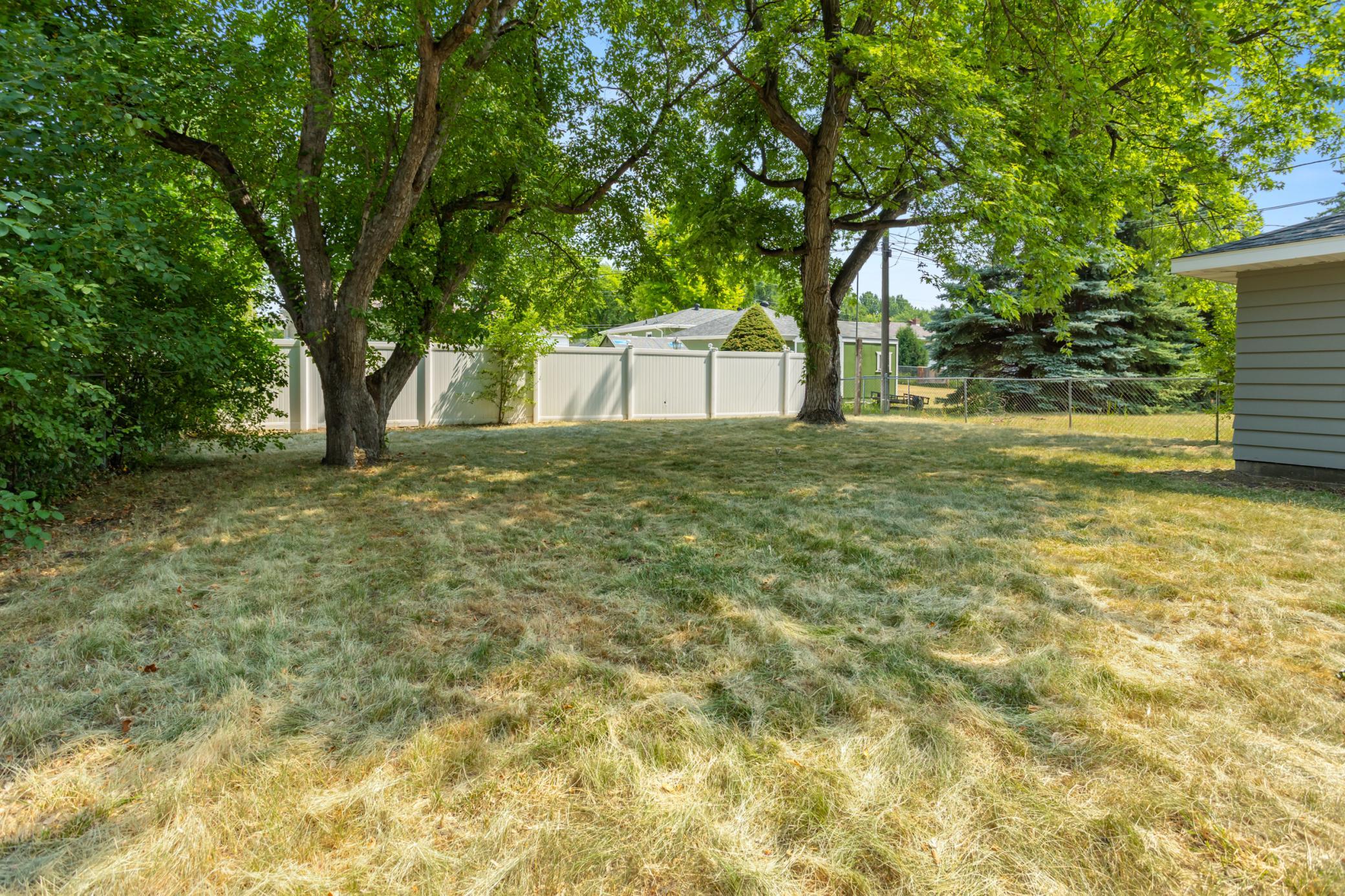 1124 10 1/2 Street N, Moorhead MN 56560 - Photo 5 of 28