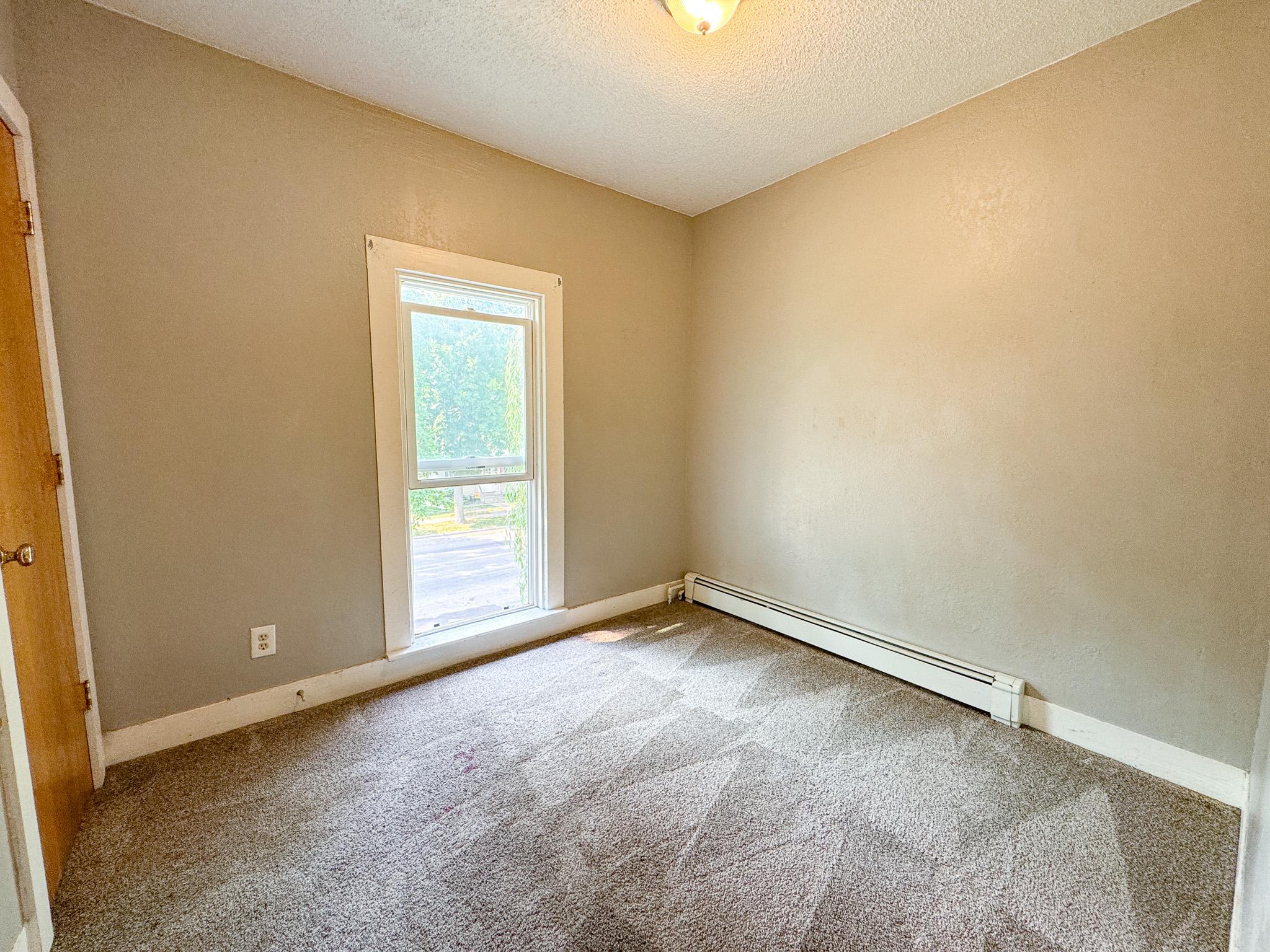 127 E Summit Avenue, Fergus Falls MN 56537 - Photo 19 of 41