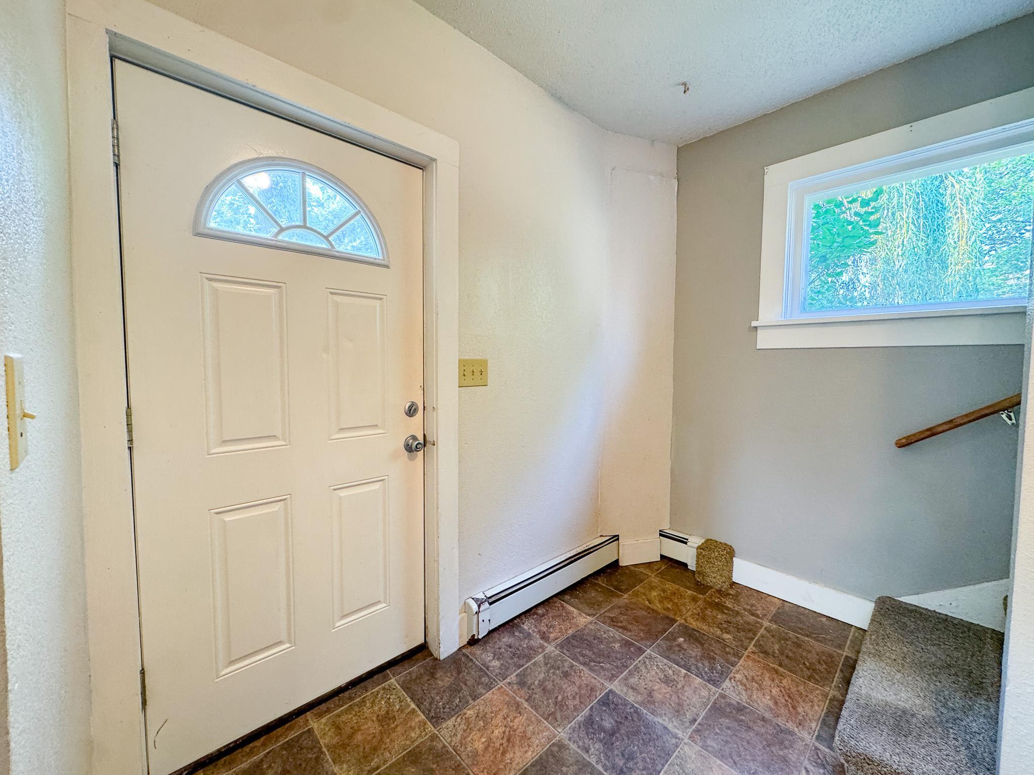 127 E Summit Avenue, Fergus Falls MN 56537 - Photo 3 of 41