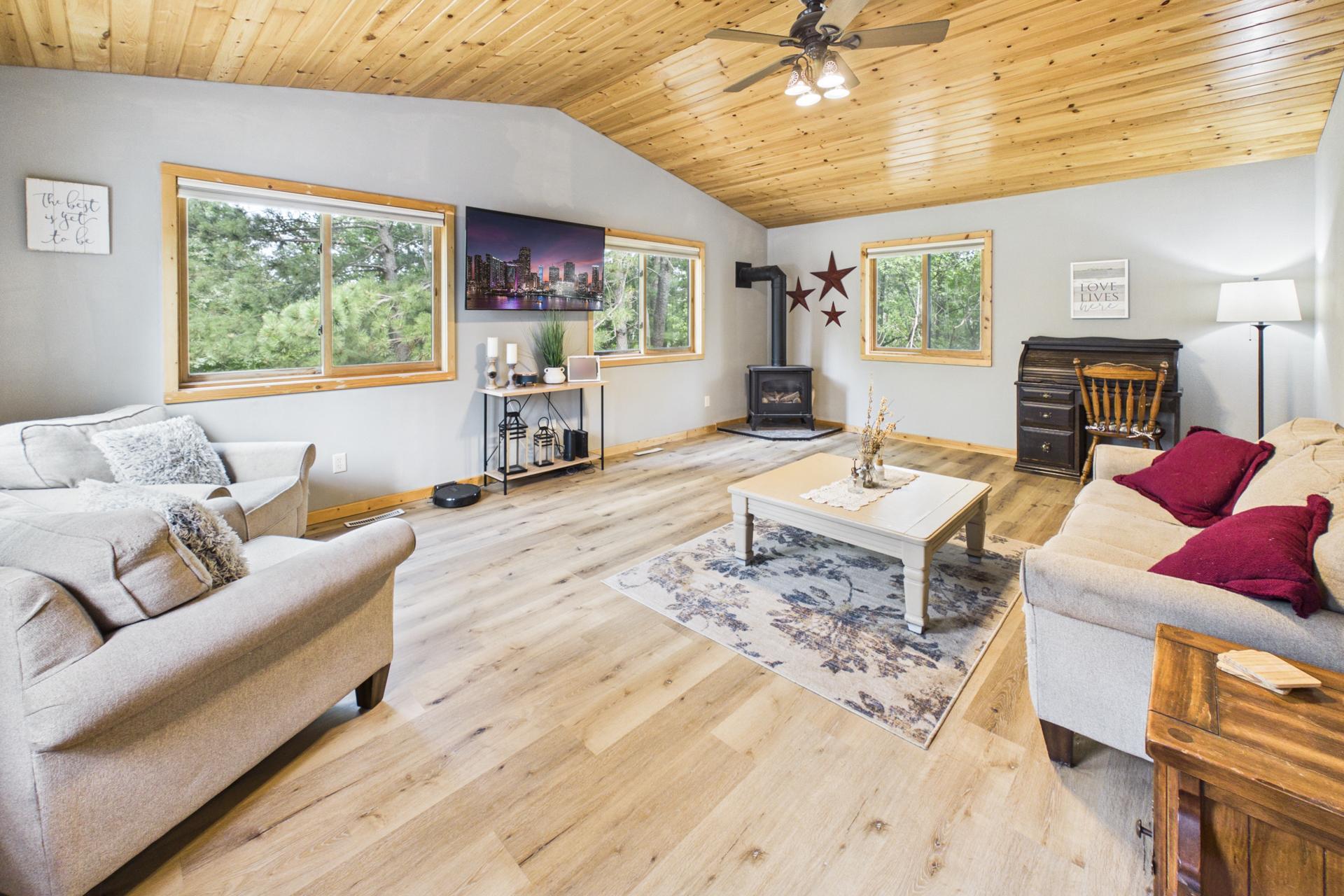 1950 single family home for sale at 11398 Wonderland Park Circle in Brainerd, MN — 3 bed, 1 bath (photo 16 of 22)