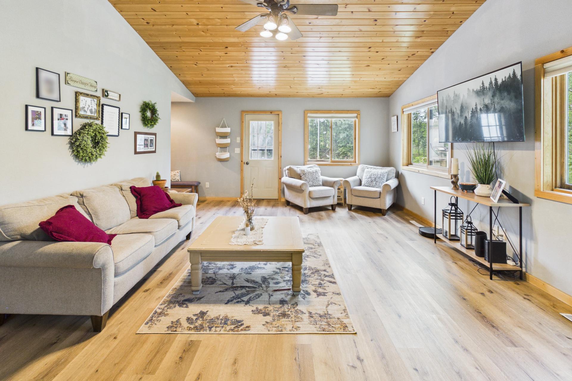 1950 single family home for sale at 11398 Wonderland Park Circle in Brainerd, MN — 3 bed, 1 bath (photo 18 of 22)