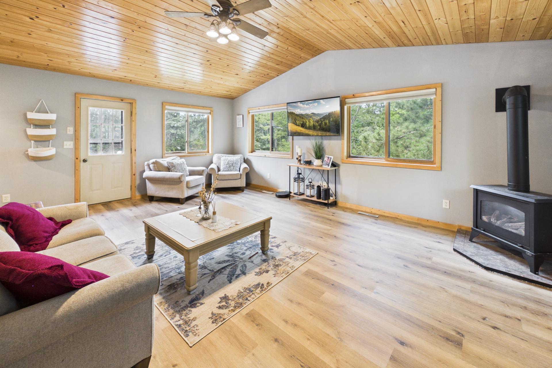 1950 single family home for sale at 11398 Wonderland Park Circle in Brainerd, MN — 3 bed, 1 bath (photo 19 of 22)
