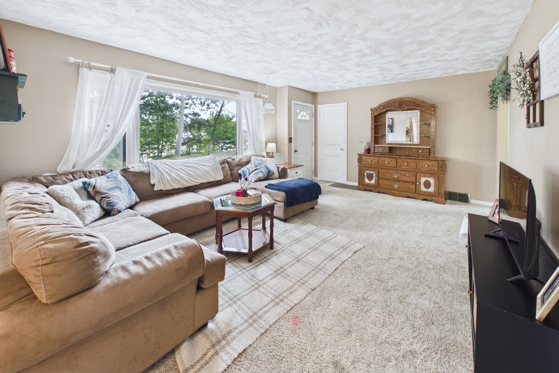 1950 single family home for sale at 11398 Wonderland Park Circle in Brainerd, MN — 3 bed, 1 bath (photo 7 of 22)