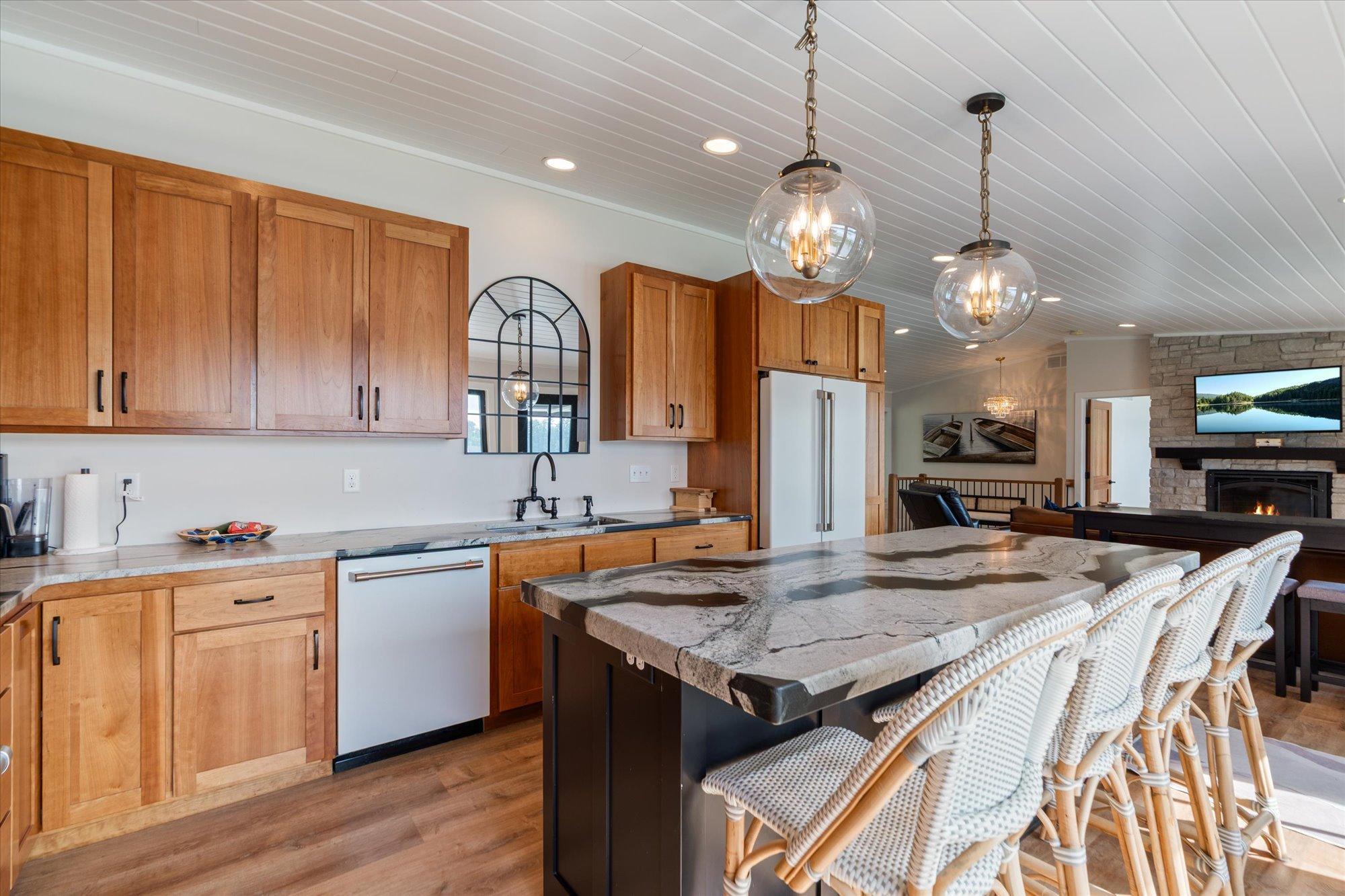 1967 single family home for sale at 16161 Pine Lure Drive in Crosslake, MN — 4 bed, 3 bath (photo 11 of 52)