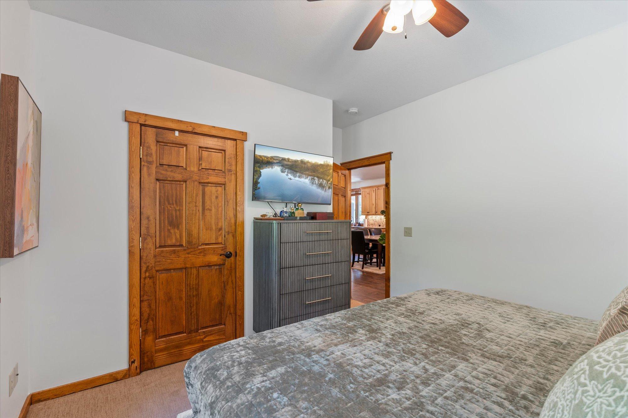 2013 single family home for sale at 33006 Big Pine Hollow Road in Crosslake, MN — 3 bed, 1 bath (photo 16 of 38)
