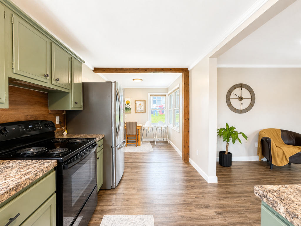 1920 single family home for sale at 302 Mitchell Street in Coleraine, MN — 4 bed, 2 bath (photo 2 of 30)