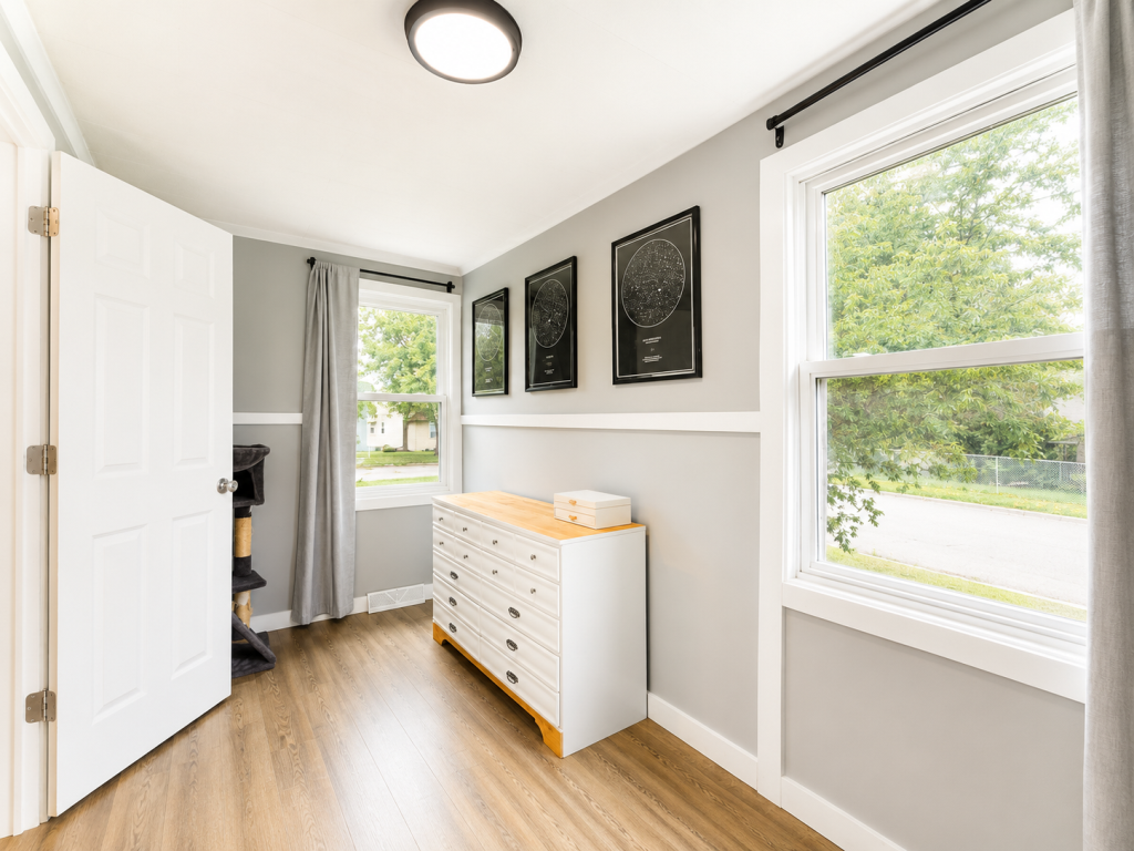 1920 single family home for sale at 302 Mitchell Street in Coleraine, MN — 4 bed, 2 bath (photo 14 of 30)