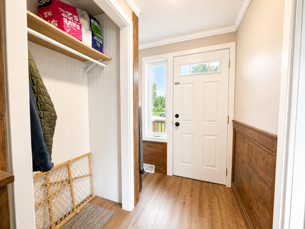 1920 single family home for sale at 302 Mitchell Street in Coleraine, MN — 4 bed, 2 bath (photo 17 of 30)