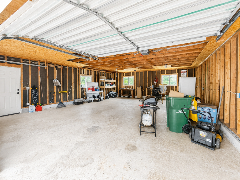 1920 single family home for sale at 302 Mitchell Street in Coleraine, MN — 4 bed, 2 bath (photo 23 of 30)