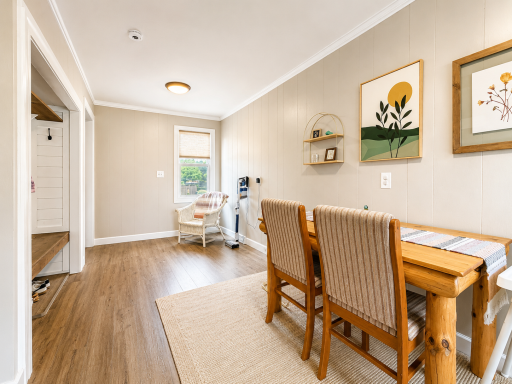1920 single family home for sale at 302 Mitchell Street in Coleraine, MN — 4 bed, 2 bath (photo 7 of 30)