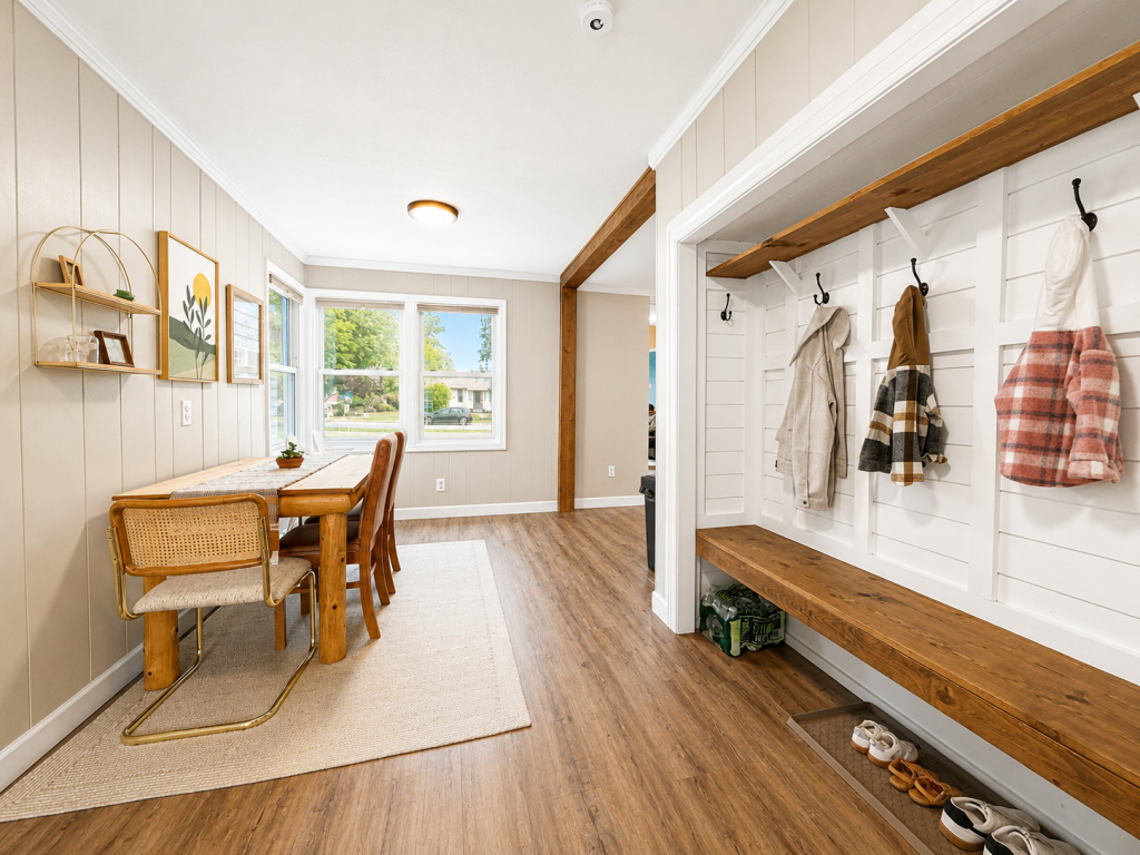 1920 single family home for sale at 302 Mitchell Street in Coleraine, MN — 4 bed, 2 bath (photo 8 of 30)