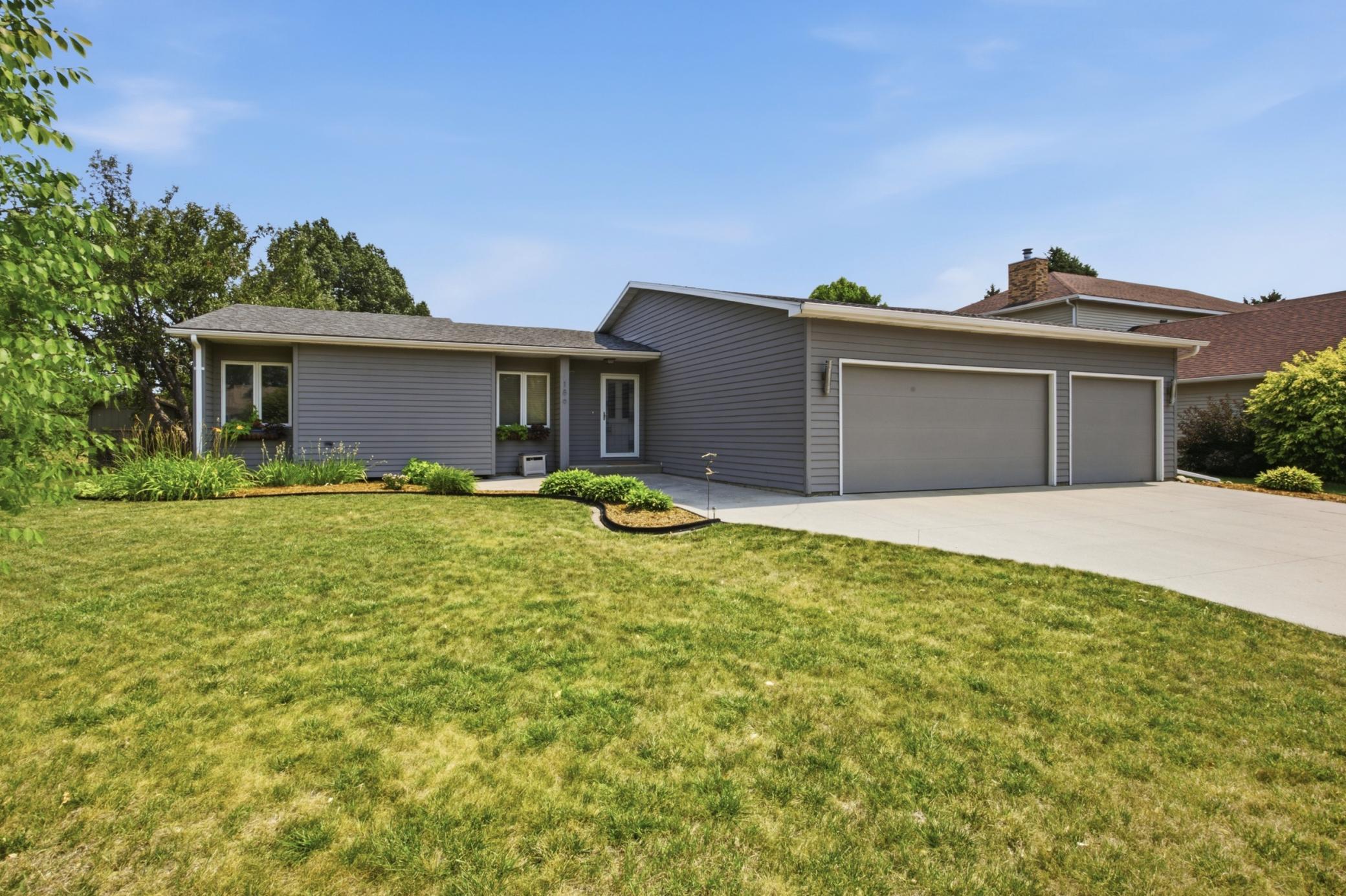 186 Prairiewood Drive S, Fargo ND 58103 - Photo 2 of 57