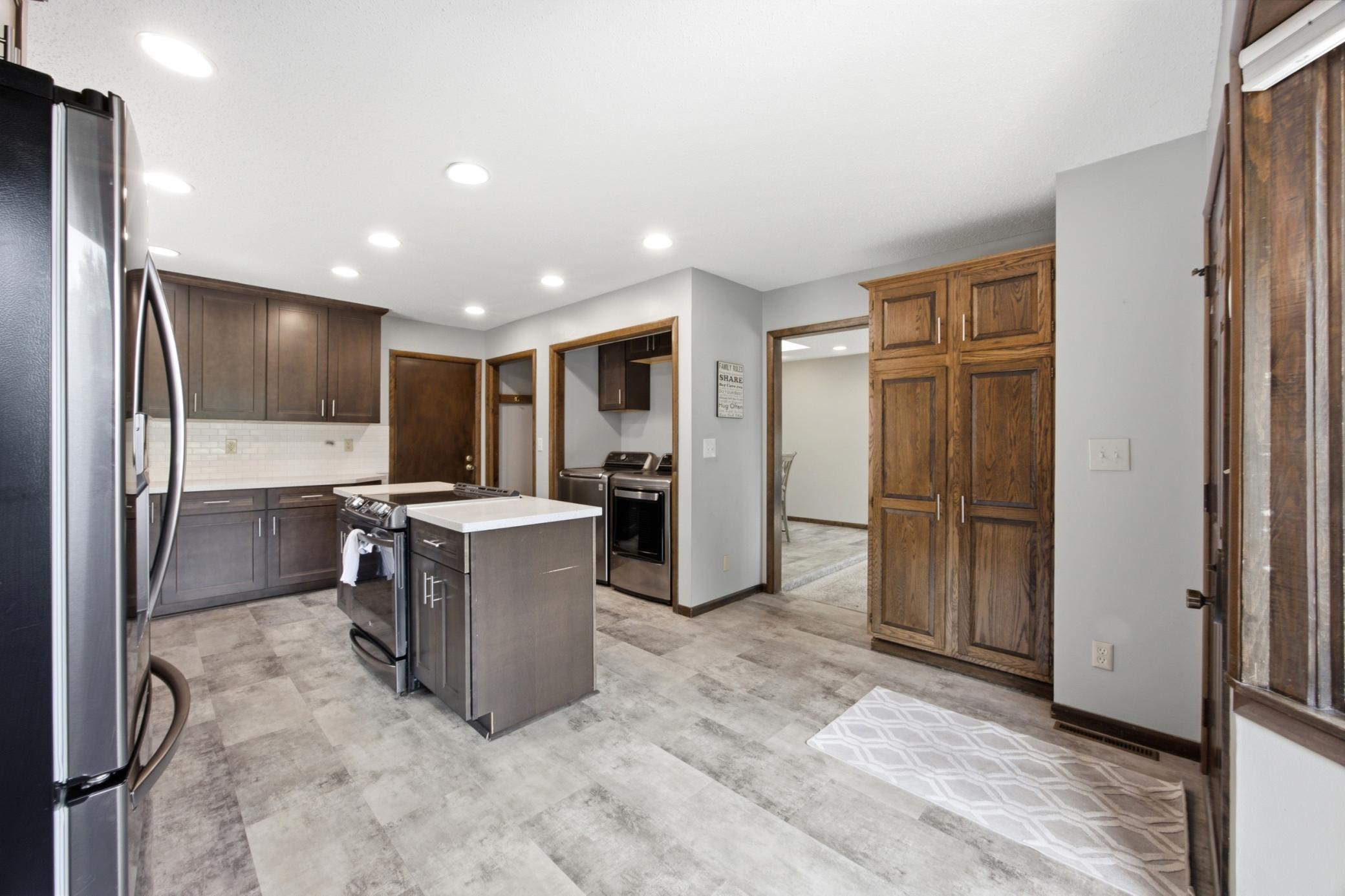 186 Prairiewood Drive S, Fargo ND 58103 - Photo 15 of 57