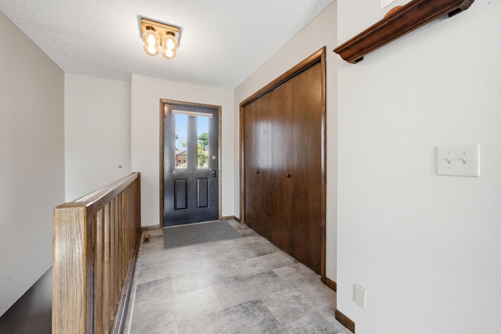 186 Prairiewood Drive S, Fargo ND 58103 - Photo 4 of 57
