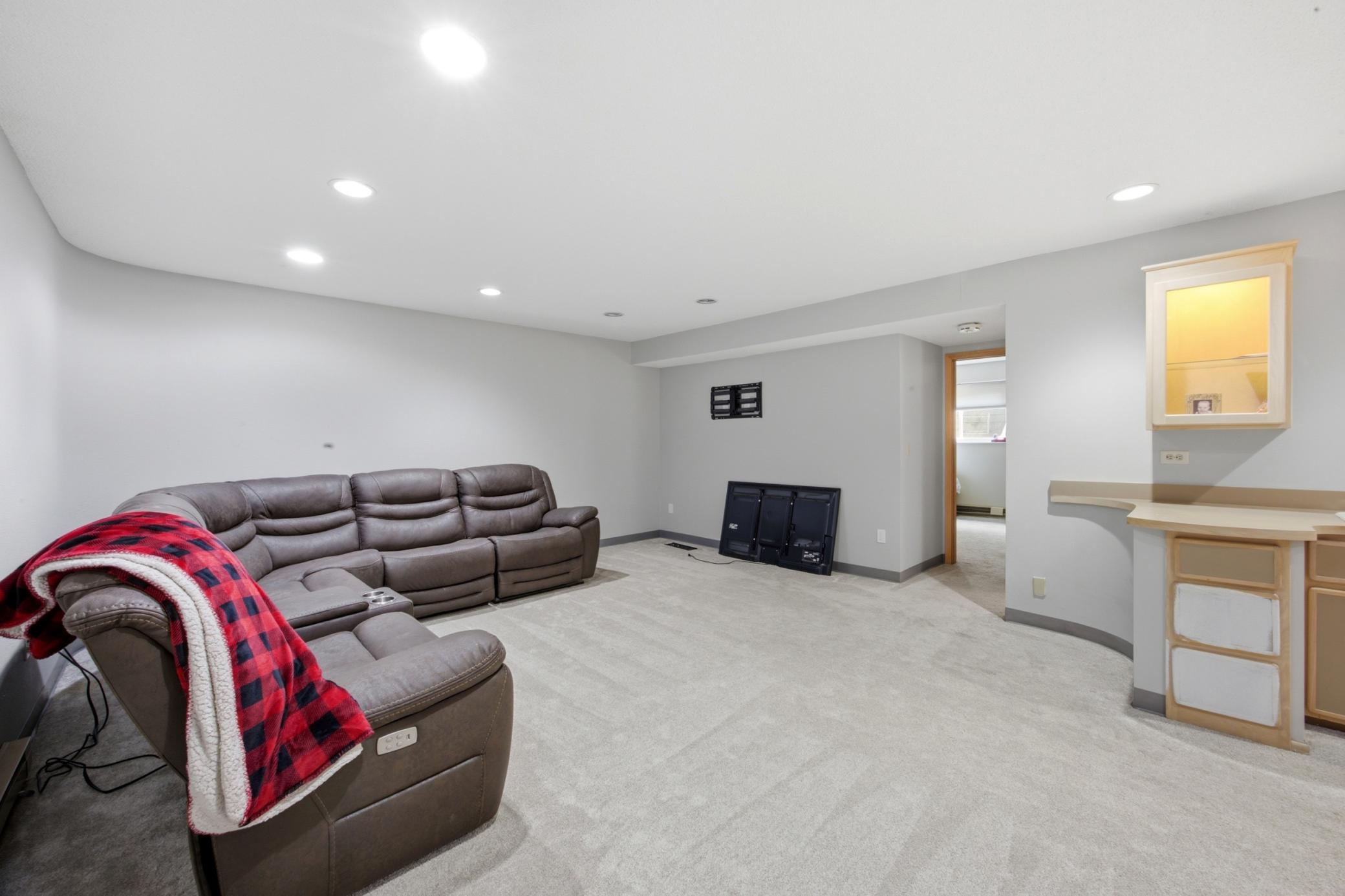 186 Prairiewood Drive S, Fargo ND 58103 - Photo 32 of 57