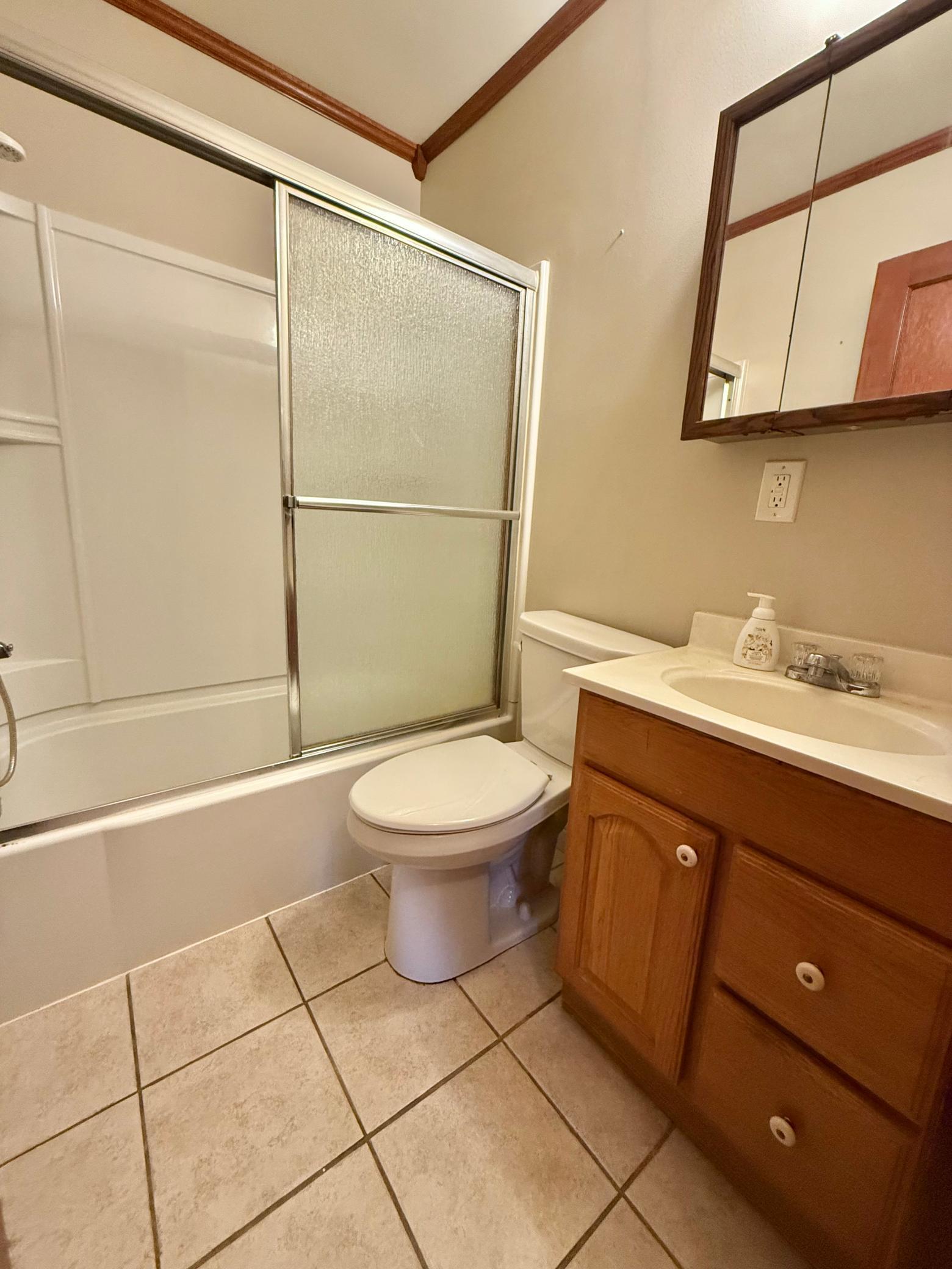 1935 single family home for sale at 618 Dewey Avenue N in Thief River Falls, MN — 3 bed, 2 bath (photo 17 of 38)