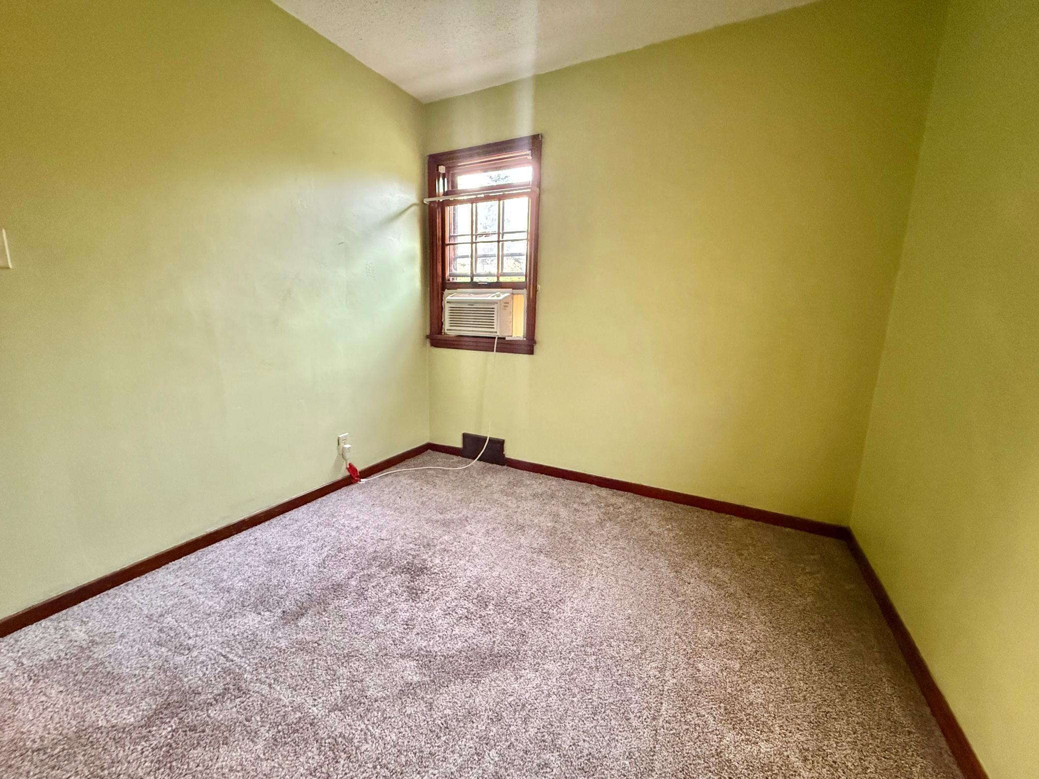 1935 single family home for sale at 618 Dewey Avenue N in Thief River Falls, MN — 3 bed, 2 bath (photo 21 of 38)