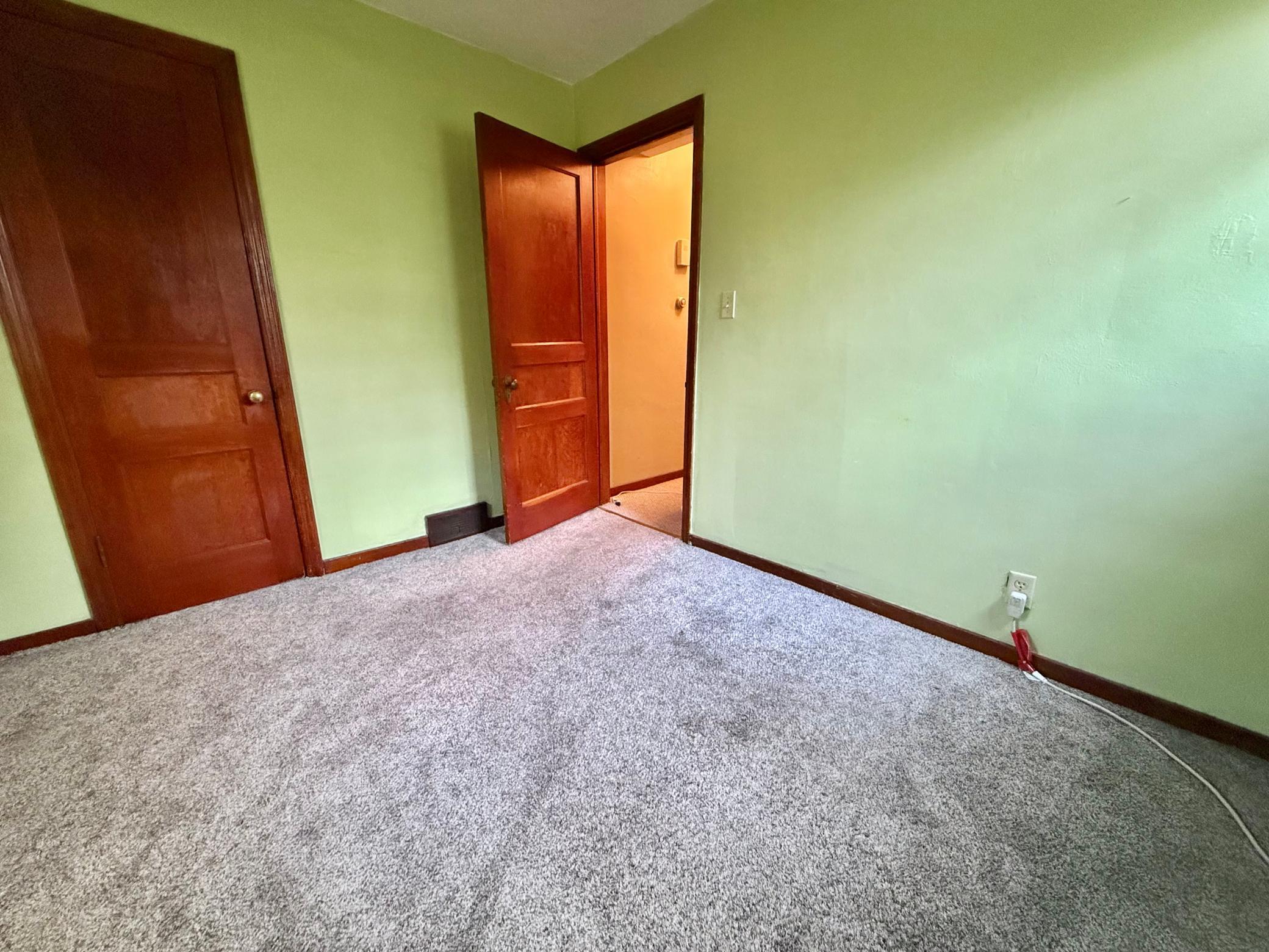 1935 single family home for sale at 618 Dewey Avenue N in Thief River Falls, MN — 3 bed, 2 bath (photo 22 of 38)