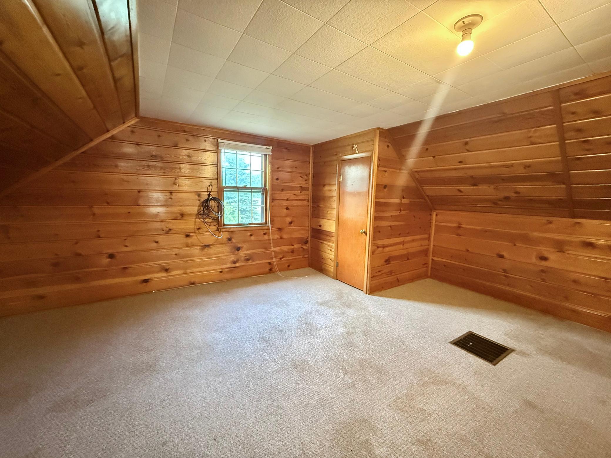 1935 single family home for sale at 618 Dewey Avenue N in Thief River Falls, MN — 3 bed, 2 bath (photo 24 of 38)