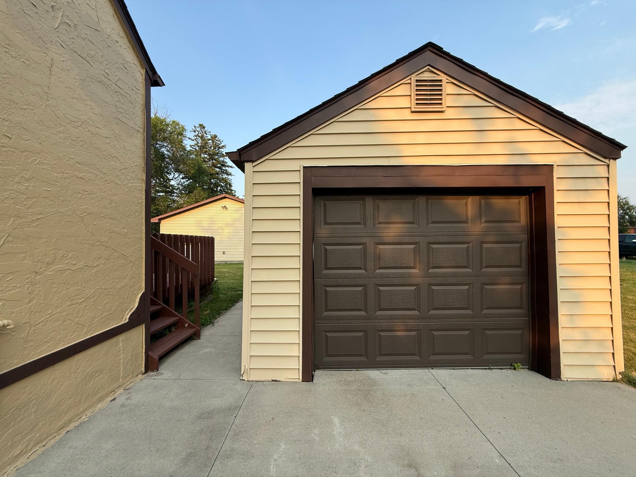 1935 single family home for sale at 618 Dewey Avenue N in Thief River Falls, MN — 3 bed, 2 bath (photo 34 of 38)
