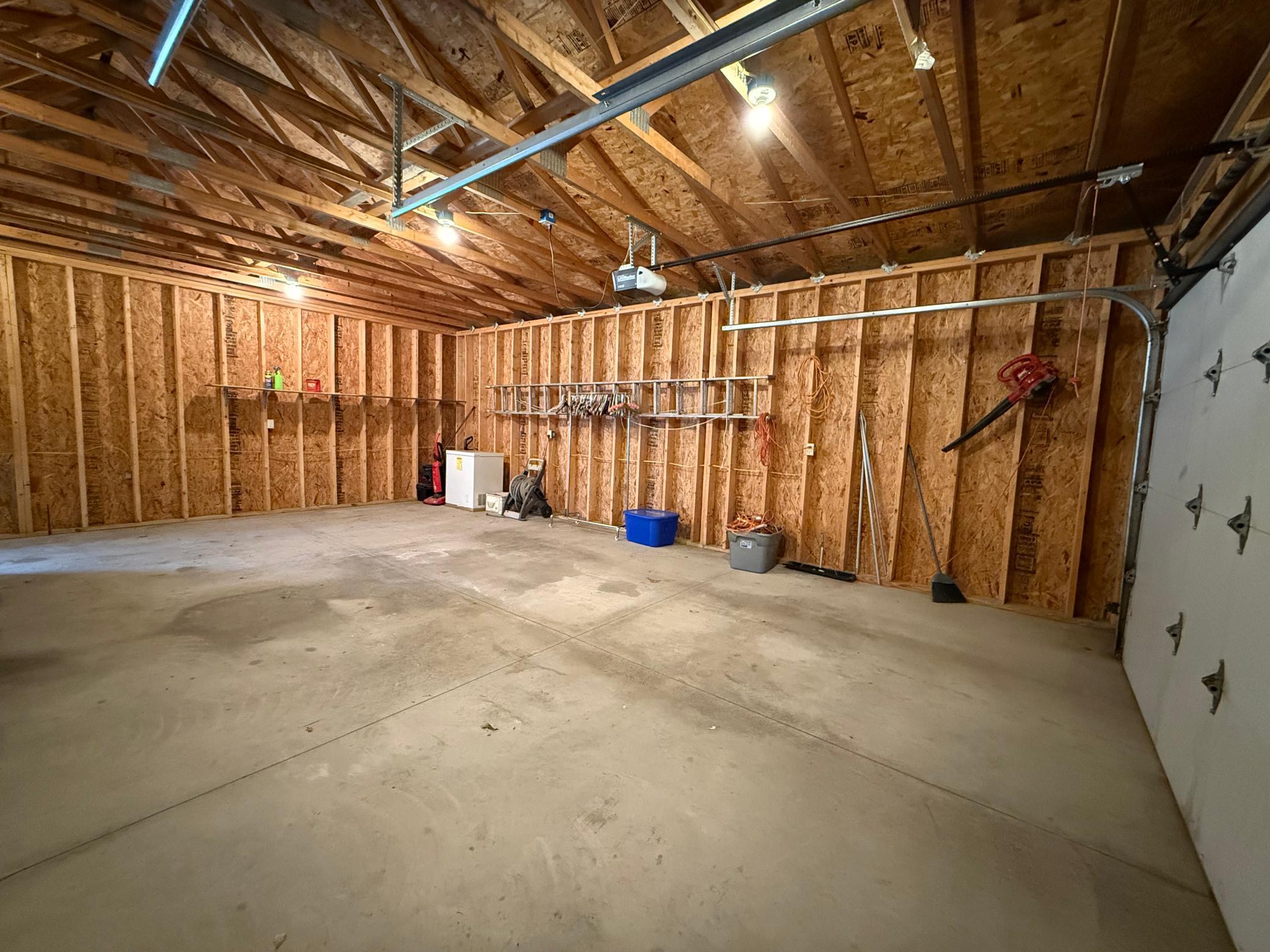 1935 single family home for sale at 618 Dewey Avenue N in Thief River Falls, MN — 3 bed, 2 bath (photo 37 of 38)